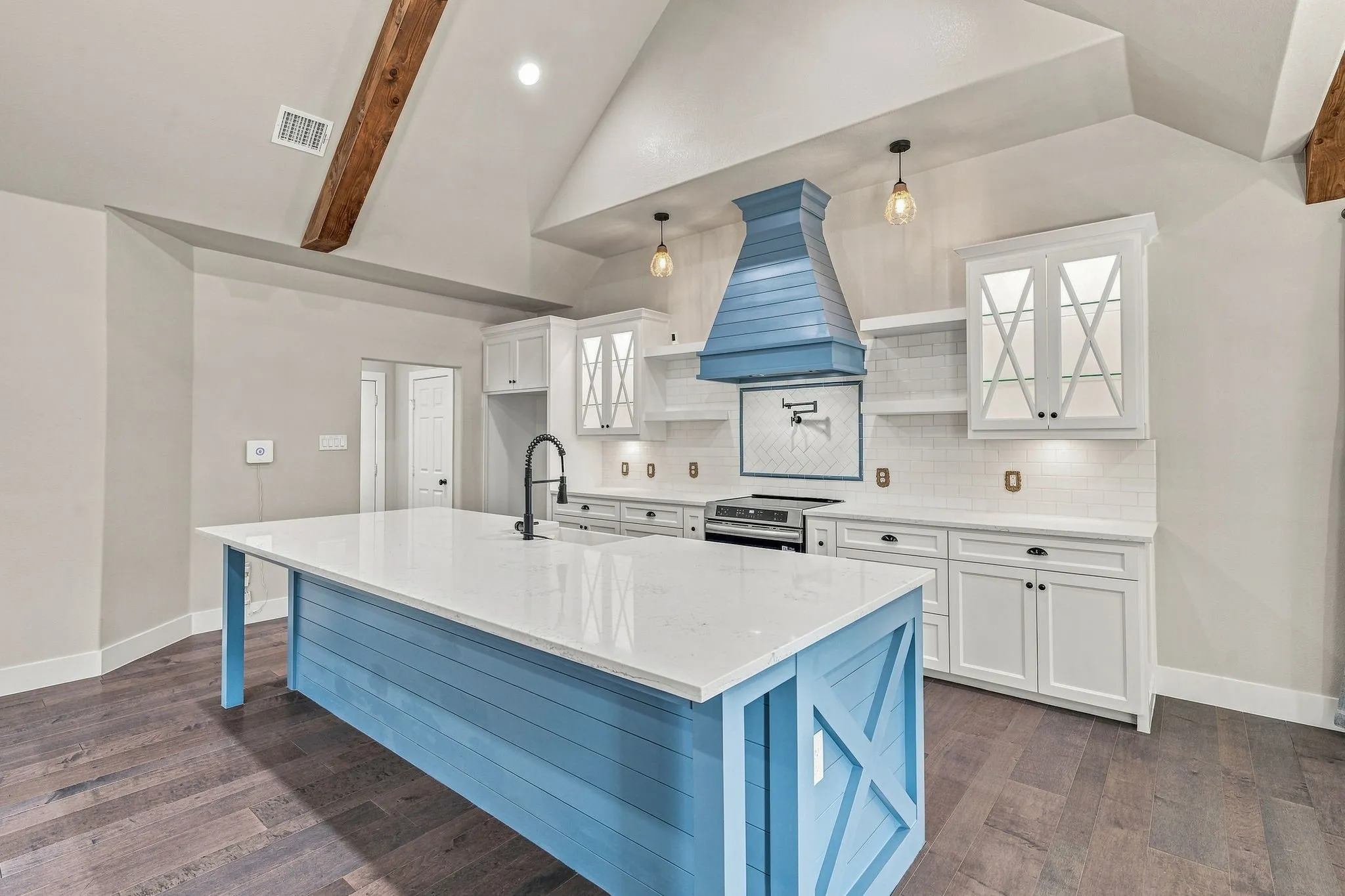 Single Family Residence For Sale in Johnson County , 545 Mckittrick Court, Godley, Texas 76044, 4 Bedroom, 3 Bathroom, 2 Garage spaces, 2,849 Sqft, built in 2020, mls#21357381, Real Estate Agent in Godley, Homes For Sale in Johnson county, Homes For Sale in Godley, Realtor in Godley Texas, Real Estate Brokerage Independent Realty Texas, Luminita Cordes Realtor