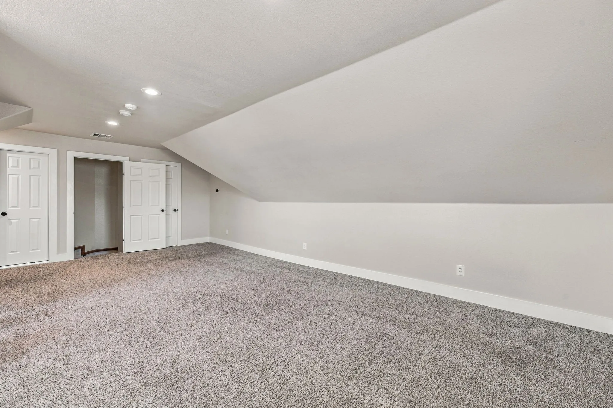 Single Family Residence For Sale in Johnson County , 545 Mckittrick Court, Godley, Texas 76044, 4 Bedroom, 3 Bathroom, 2 Garage spaces, 2,849 Sqft, built in 2020, mls#21357381, Real Estate Agent in Godley, Homes For Sale in Johnson county, Homes For Sale in Godley, Realtor in Godley Texas, Real Estate Brokerage Independent Realty Texas, Luminita Cordes Realtor