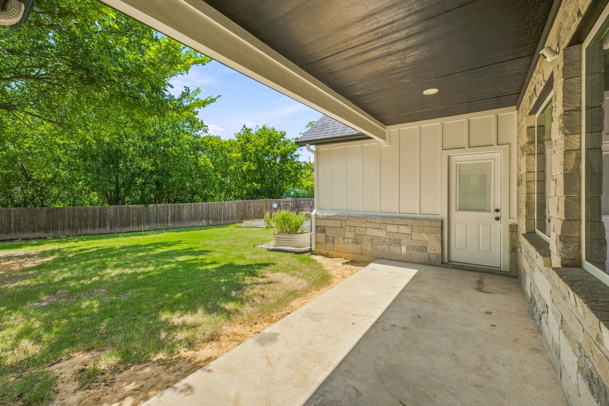 Single Family Residence For Sale in Johnson County , 545 Mckittrick Court, Godley, Texas 76044, 4 Bedroom, 3 Bathroom, 2 Garage spaces, 2,849 Sqft, built in 2020, mls#21357381, Real Estate Agent in Godley, Homes For Sale in Johnson county, Homes For Sale in Godley, Realtor in Godley Texas, Real Estate Brokerage Independent Realty Texas, Luminita Cordes Realtor