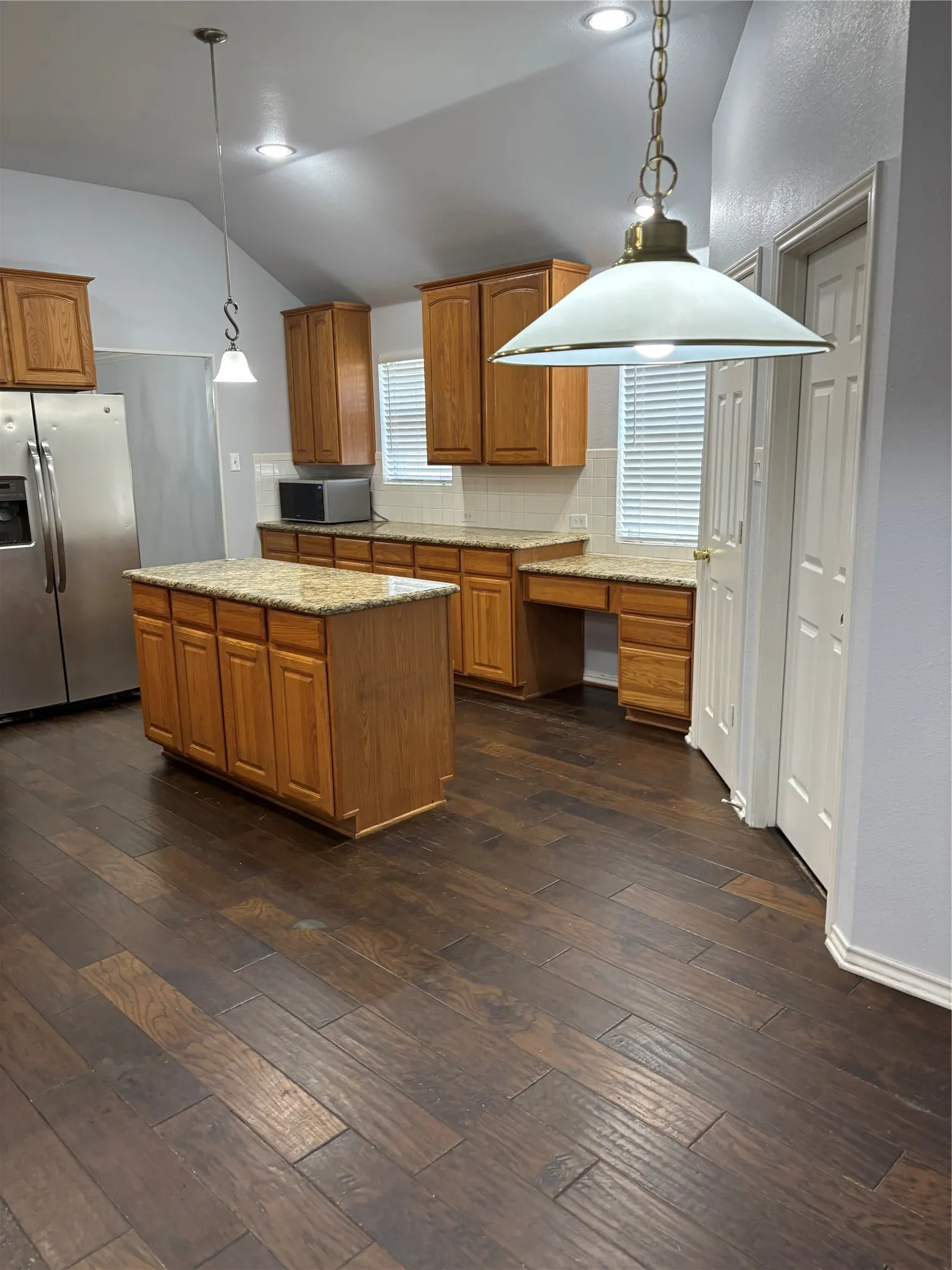 Single Family Residence For Rent in Collin County , 9304 daystar, Plano, Texas 75025, 4 Bedroom, 2 Bathroom, 2 Garage spaces, 2,137 Sqft, built in 2000, mls#21350012, Real Estate Agent in Plano, Homes For Rent in Collin county, Homes For Rent in Plano, Realtor in Plano Texas, Real Estate Brokerage Independent Realty Texas, Luminita Cordes Realtor