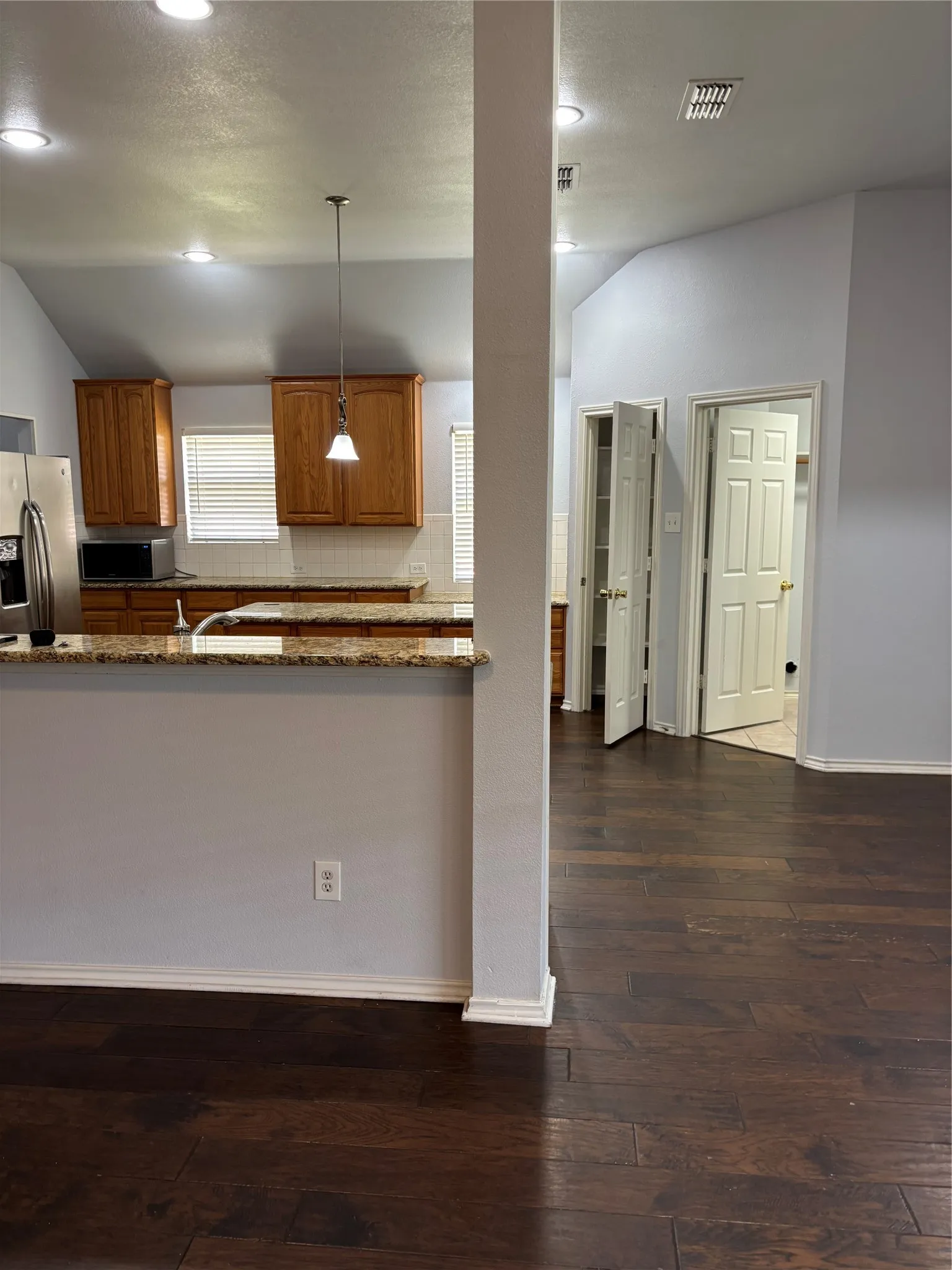 Single Family Residence For Rent in Collin County , 9304 daystar, Plano, Texas 75025, 4 Bedroom, 2 Bathroom, 2 Garage spaces, 2,137 Sqft, built in 2000, mls#21350012, Real Estate Agent in Plano, Homes For Rent in Collin county, Homes For Rent in Plano, Realtor in Plano Texas, Real Estate Brokerage Independent Realty Texas, Luminita Cordes Realtor