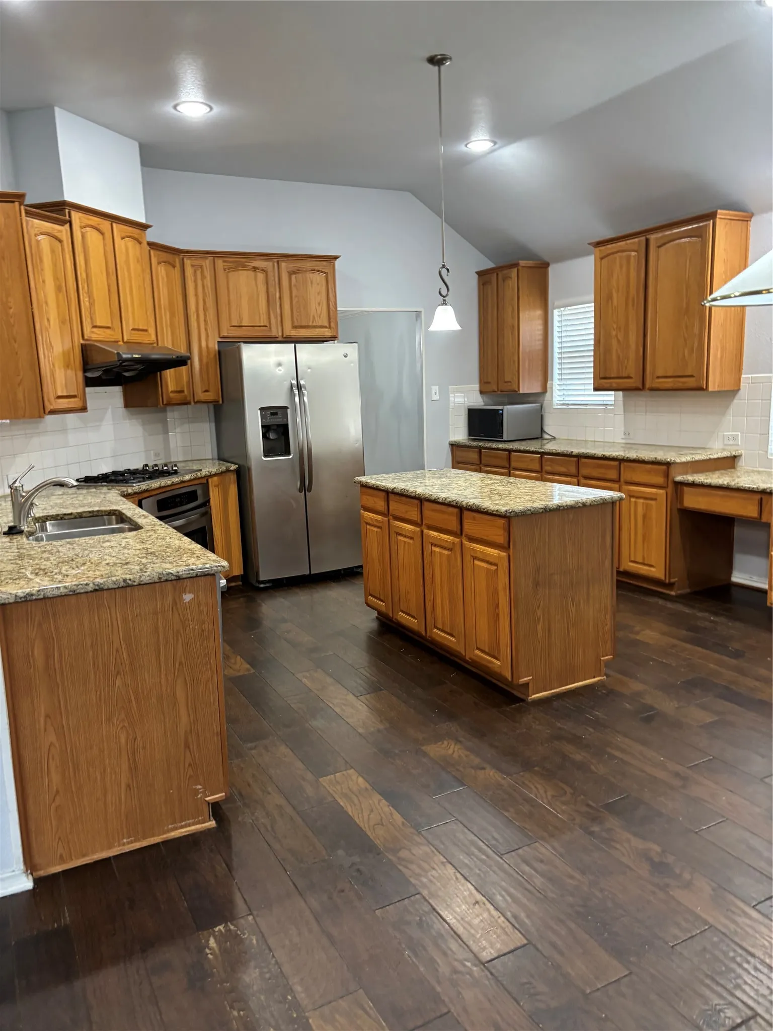 Single Family Residence For Rent in Collin County , 9304 daystar, Plano, Texas 75025, 4 Bedroom, 2 Bathroom, 2 Garage spaces, 2,137 Sqft, built in 2000, mls#21350012, Real Estate Agent in Plano, Homes For Rent in Collin county, Homes For Rent in Plano, Realtor in Plano Texas, Real Estate Brokerage Independent Realty Texas, Luminita Cordes Realtor