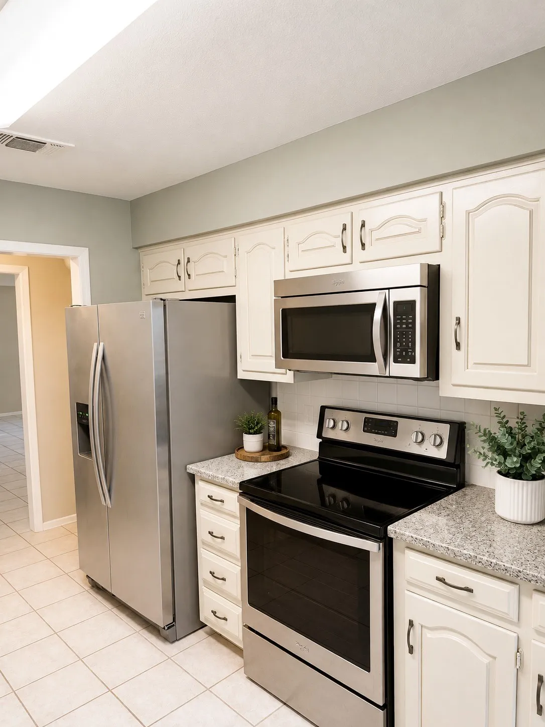 Single Family Residence For Sale in Tarrant County , 3313 Lakeview Drive, Grapevine, Texas 76051, 3 Bedroom, 2 Bathroom, 2 Garage spaces, 1,827 Sqft, built in 1979, mls#21357935, Real Estate Agent in Grapevine, Homes For Sale in Tarrant county, Homes For Sale in Grapevine, Realtor in Grapevine Texas, Real Estate Brokerage Independent Realty Texas, Luminita Cordes Realtor