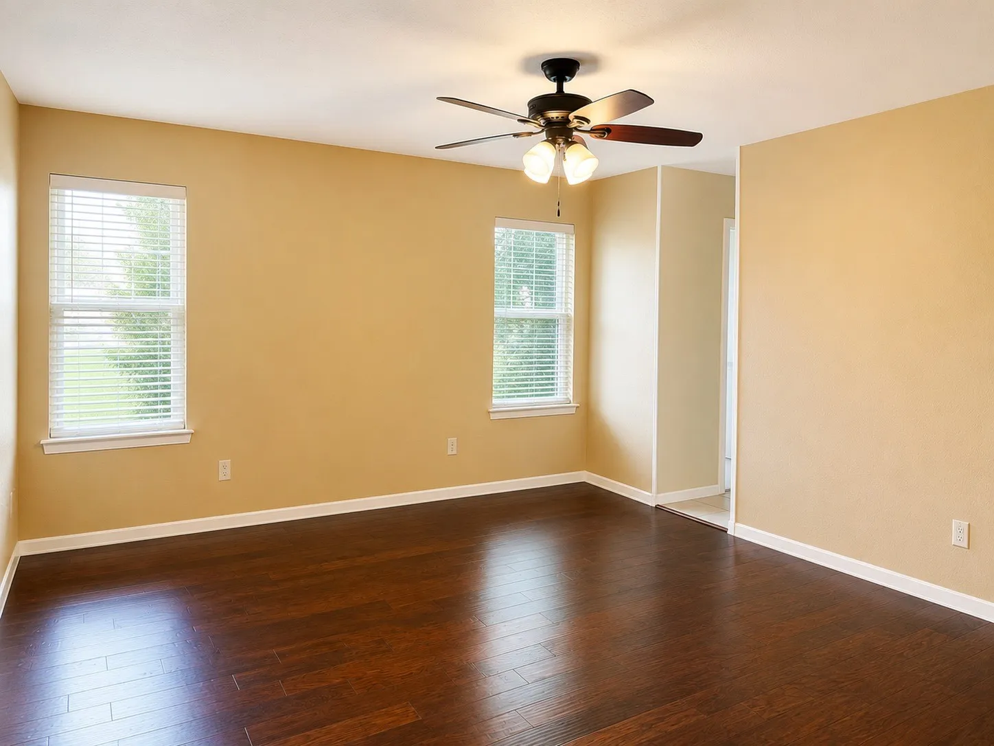Single Family Residence For Sale in Tarrant County , 3313 Lakeview Drive, Grapevine, Texas 76051, 3 Bedroom, 2 Bathroom, 2 Garage spaces, 1,827 Sqft, built in 1979, mls#21357935, Real Estate Agent in Grapevine, Homes For Sale in Tarrant county, Homes For Sale in Grapevine, Realtor in Grapevine Texas, Real Estate Brokerage Independent Realty Texas, Luminita Cordes Realtor