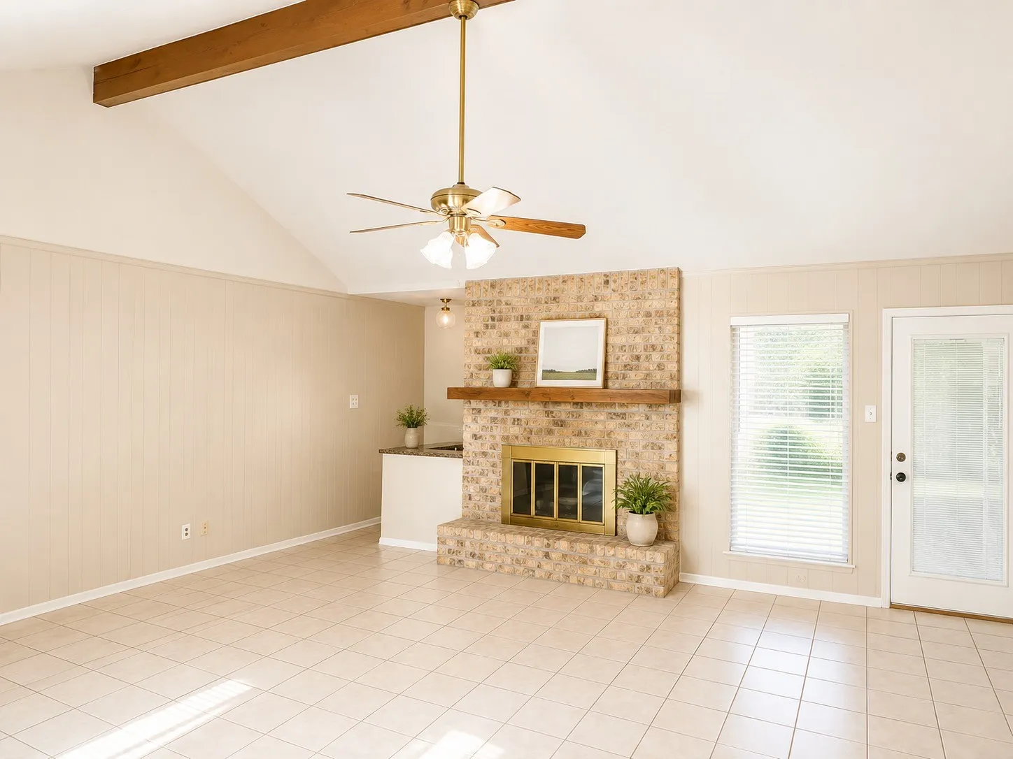 Single Family Residence For Sale in Tarrant County , 3313 Lakeview Drive, Grapevine, Texas 76051, 3 Bedroom, 2 Bathroom, 2 Garage spaces, 1,827 Sqft, built in 1979, mls#21357935, Real Estate Agent in Grapevine, Homes For Sale in Tarrant county, Homes For Sale in Grapevine, Realtor in Grapevine Texas, Real Estate Brokerage Independent Realty Texas, Luminita Cordes Realtor