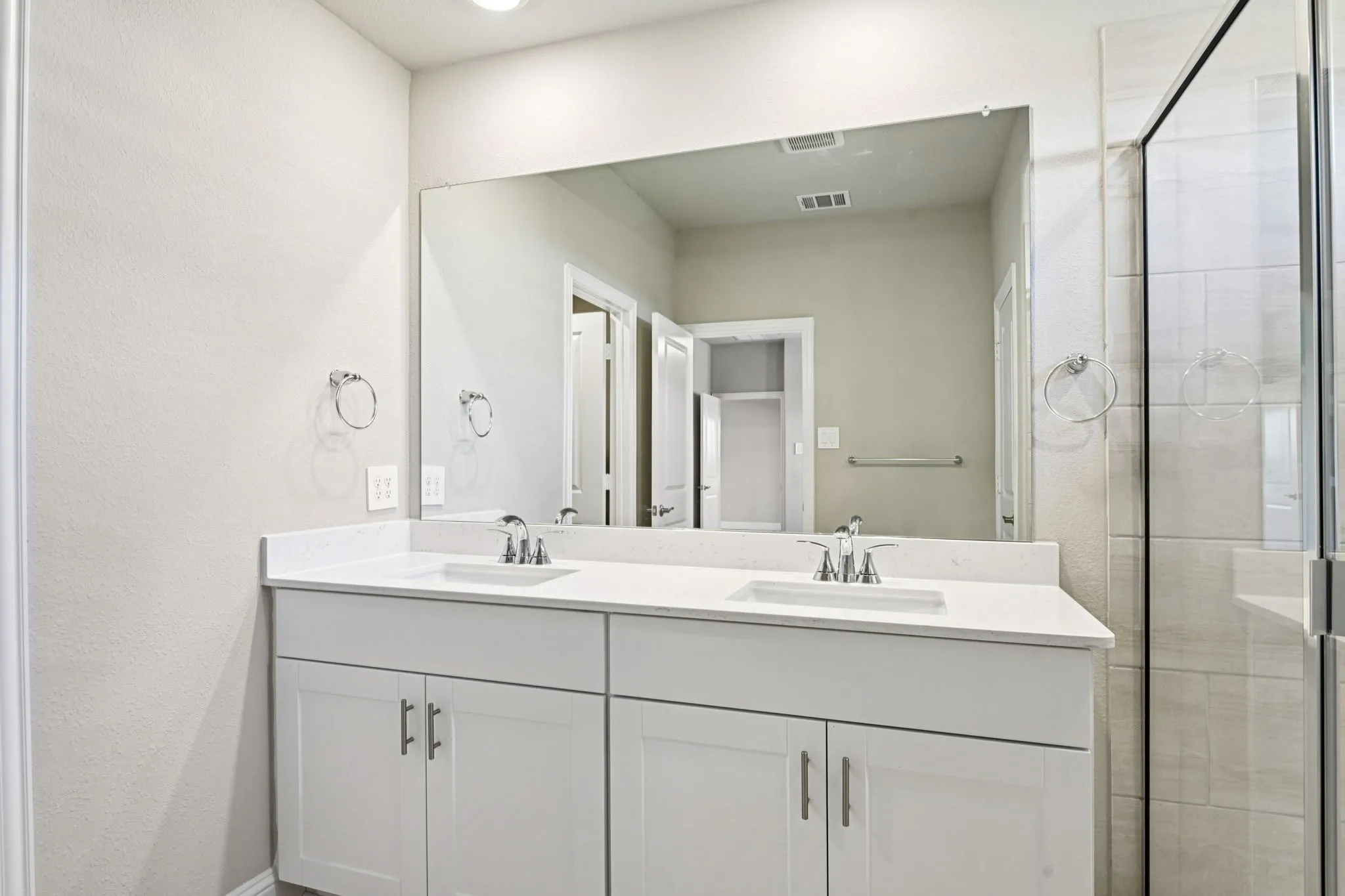 Photo is not of the actual home, but is an inspirational photo of builder’s model home and may depict options, furnishings, and/or decorator features that are not included.
