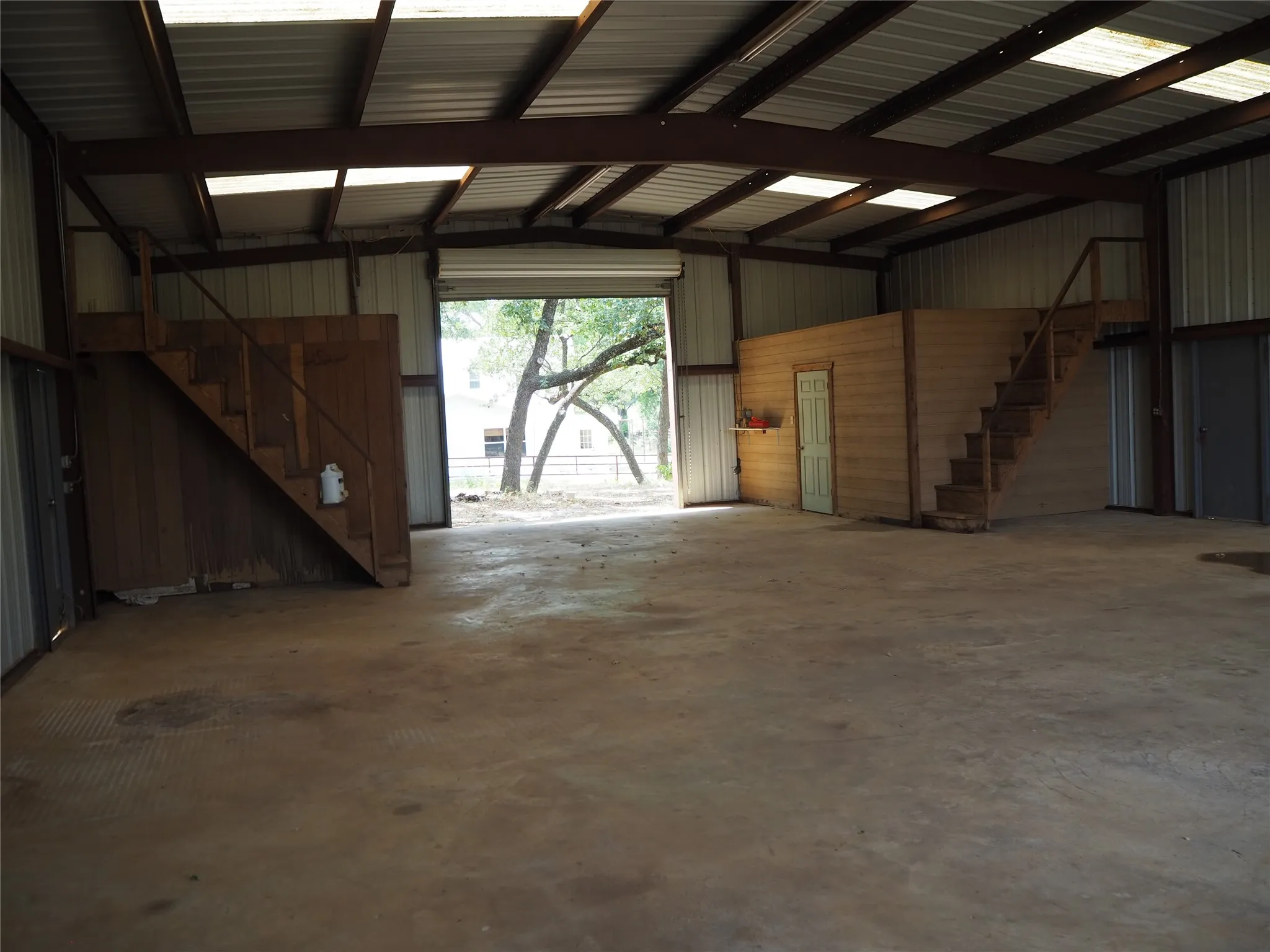 Single Family Residence For Rent in Denton County , 7118 FM 2931, Aubrey, Texas 76227, 4 Bedroom, 5 Bathroom, Garage spaces, 3,550 Sqft, built in 1996, mls#21357960, Real Estate Agent in Aubrey, Homes For Rent in Denton county, Homes For Rent in Aubrey, Realtor in Aubrey Texas, Real Estate Brokerage Independent Realty Texas, Luminita Cordes Realtor