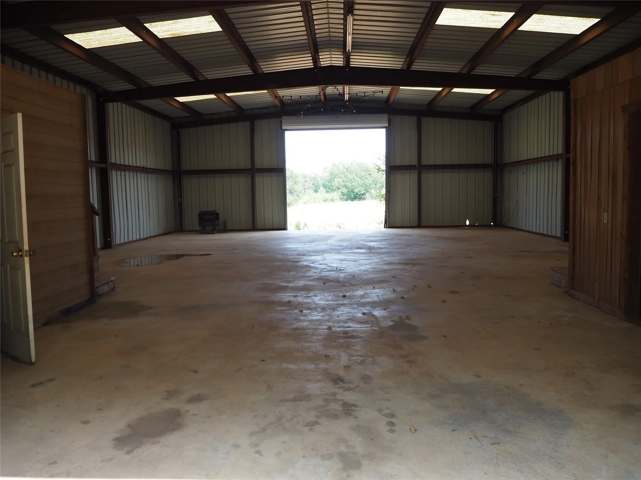 Single Family Residence For Rent in Denton County , 7118 FM 2931, Aubrey, Texas 76227, 4 Bedroom, 5 Bathroom, Garage spaces, 3,550 Sqft, built in 1996, mls#21357960, Real Estate Agent in Aubrey, Homes For Rent in Denton county, Homes For Rent in Aubrey, Realtor in Aubrey Texas, Real Estate Brokerage Independent Realty Texas, Luminita Cordes Realtor
