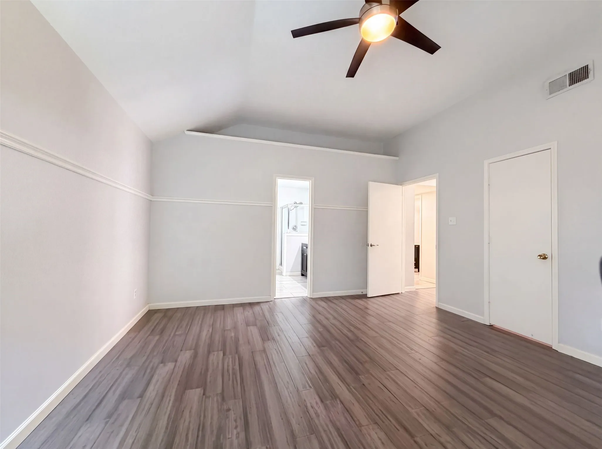 Single Family Residence For Sale in Tarrant County , 2831 Red Oak Drive, Grand Prairie, Texas 75052, 3 Bedroom, 3 Bathroom, 2 Garage spaces, 1,917 Sqft, built in 1987, mls#21357955, Real Estate Agent in Grand Prairie, Homes For Sale in Tarrant county, Homes For Sale in Grand Prairie, Realtor in Grand Prairie Texas, Real Estate Brokerage Independent Realty Texas, Luminita Cordes Realtor
