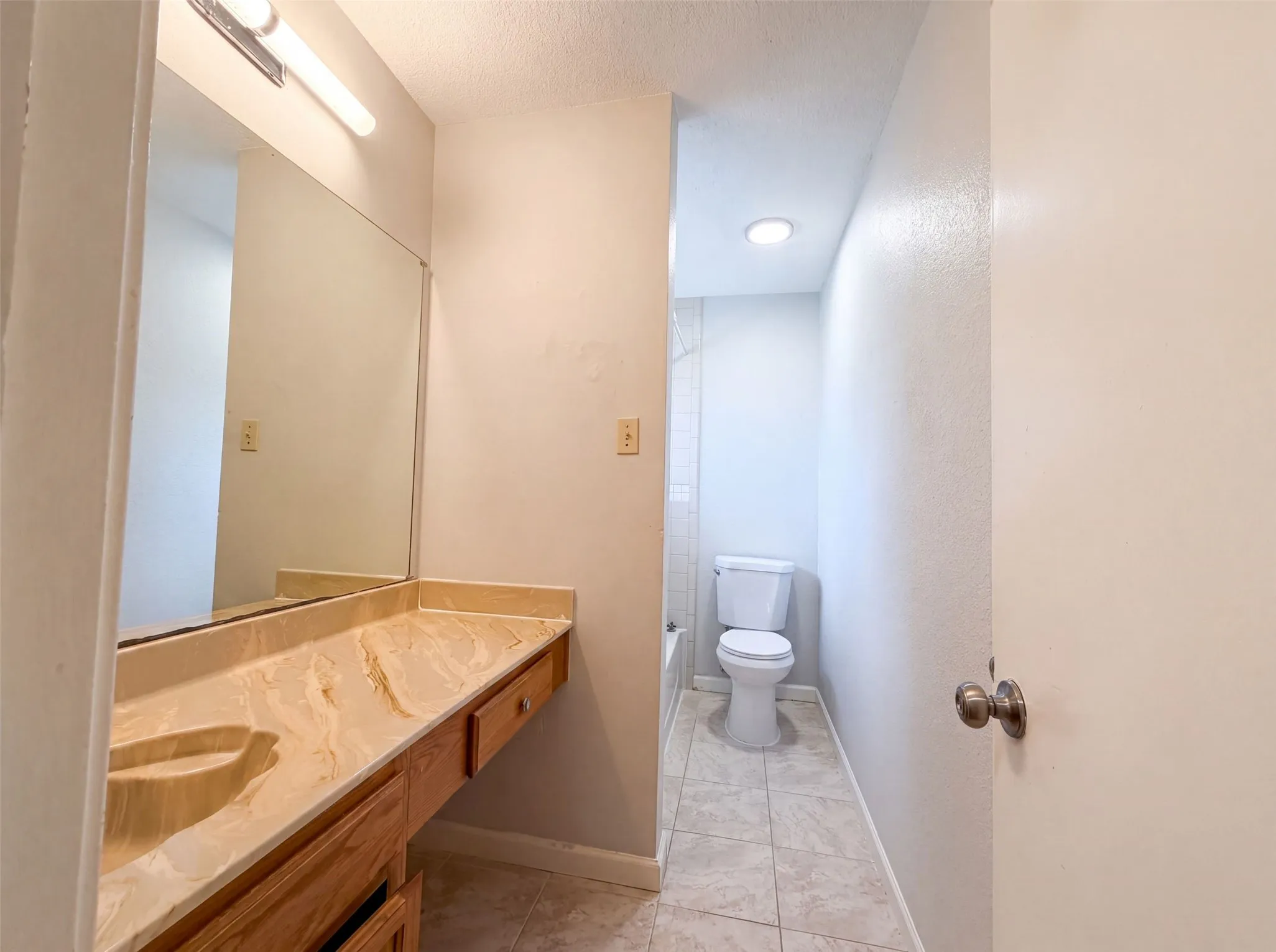 Single Family Residence For Sale in Tarrant County , 2831 Red Oak Drive, Grand Prairie, Texas 75052, 3 Bedroom, 3 Bathroom, 2 Garage spaces, 1,917 Sqft, built in 1987, mls#21357955, Real Estate Agent in Grand Prairie, Homes For Sale in Tarrant county, Homes For Sale in Grand Prairie, Realtor in Grand Prairie Texas, Real Estate Brokerage Independent Realty Texas, Luminita Cordes Realtor