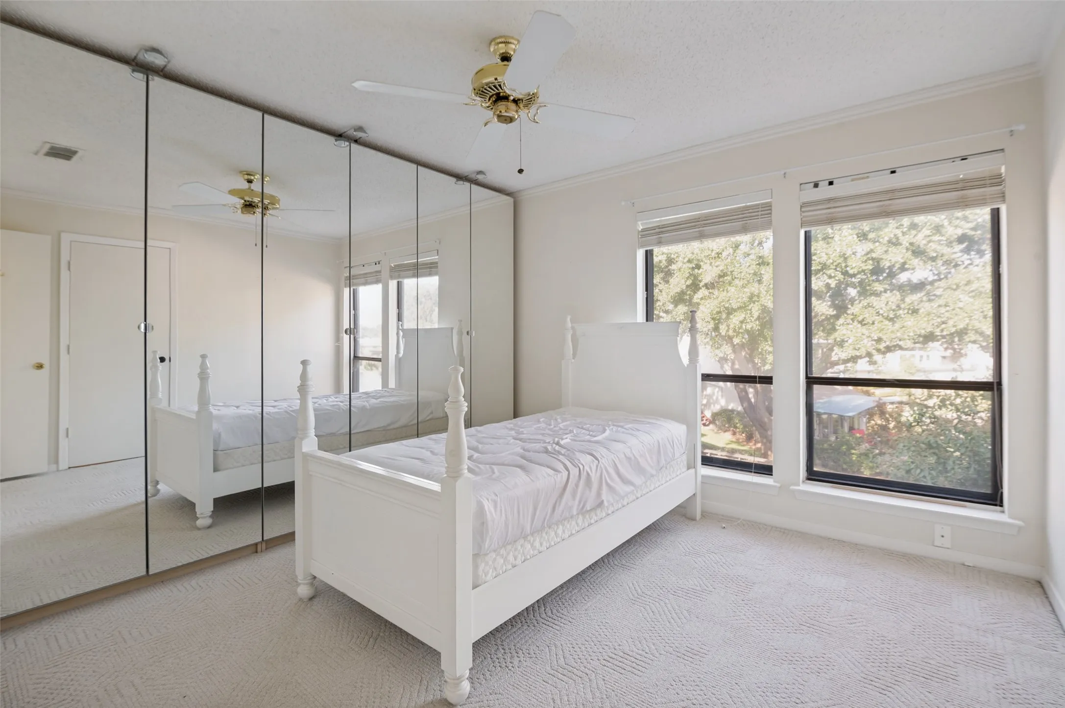 Upstairs Guest, Nursery area or Office.