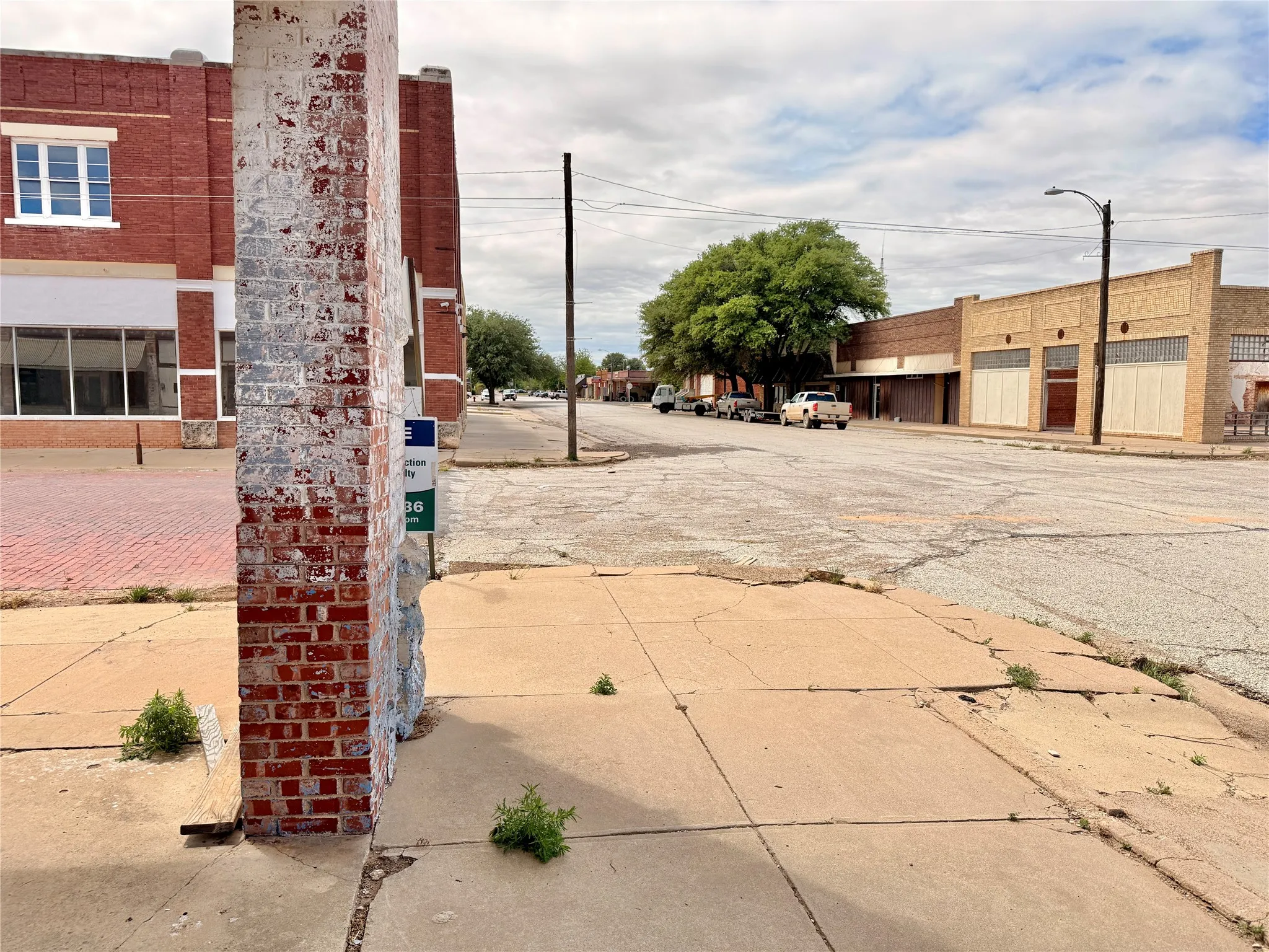 Business For Sale in Hardeman County , 100 W 2nd Street, Quanah, Texas 79252, 0, 0, Garage spaces, 0 Sqft, built in 1907, Price $30,000, mls#21357921, Real Estate Agent in Quanah, Homes For Sale in Hardeman county, Homes For Sale in Quanah, Realtor in Quanah Texas, Real Estate Brokerage Independent Realty Texas, Luminita Cordes Realtor