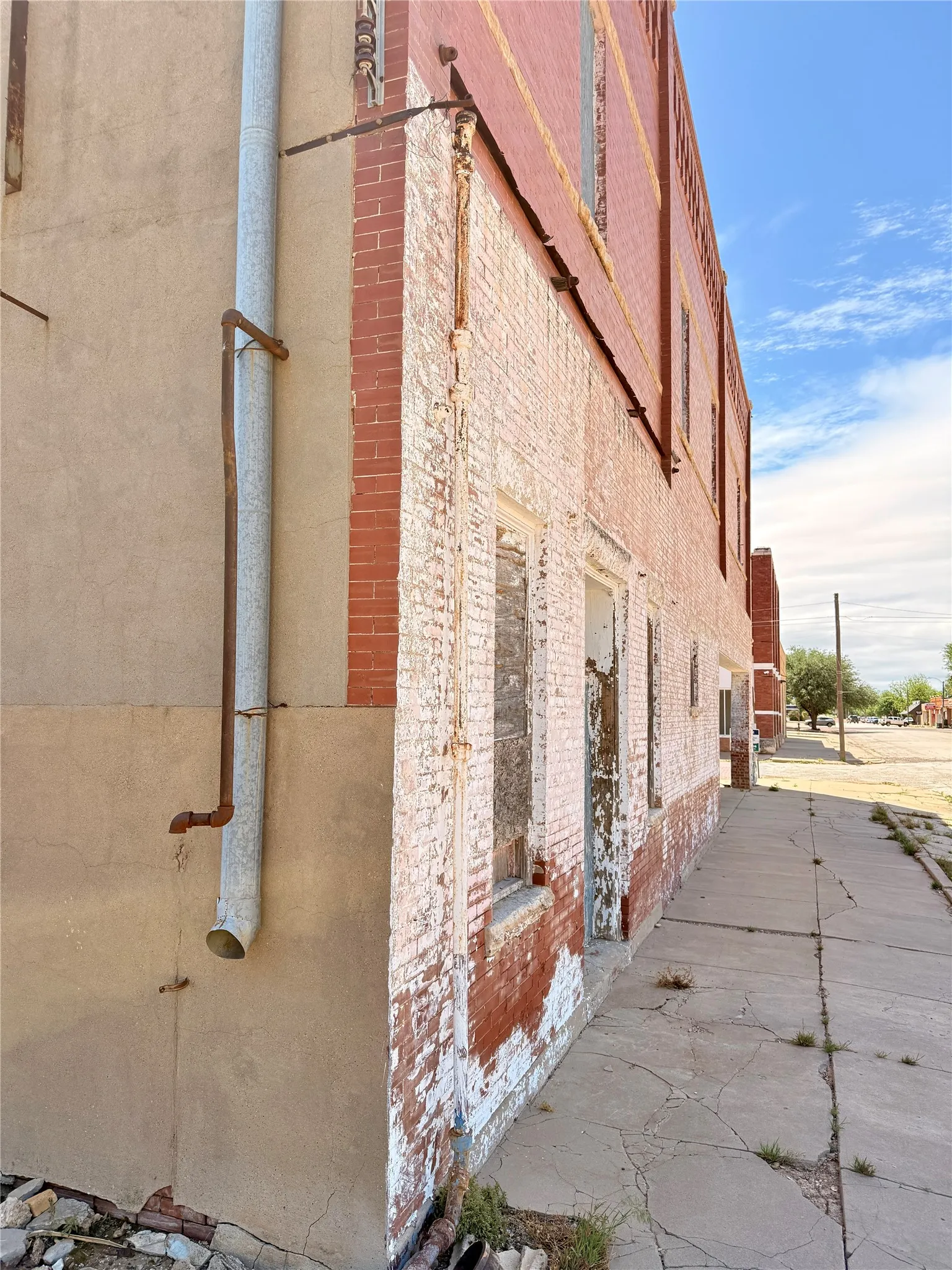 Business For Sale in Hardeman County , 100 W 2nd Street, Quanah, Texas 79252, 0, 0, Garage spaces, 0 Sqft, built in 1907, Price $30,000, mls#21357921, Real Estate Agent in Quanah, Homes For Sale in Hardeman county, Homes For Sale in Quanah, Realtor in Quanah Texas, Real Estate Brokerage Independent Realty Texas, Luminita Cordes Realtor