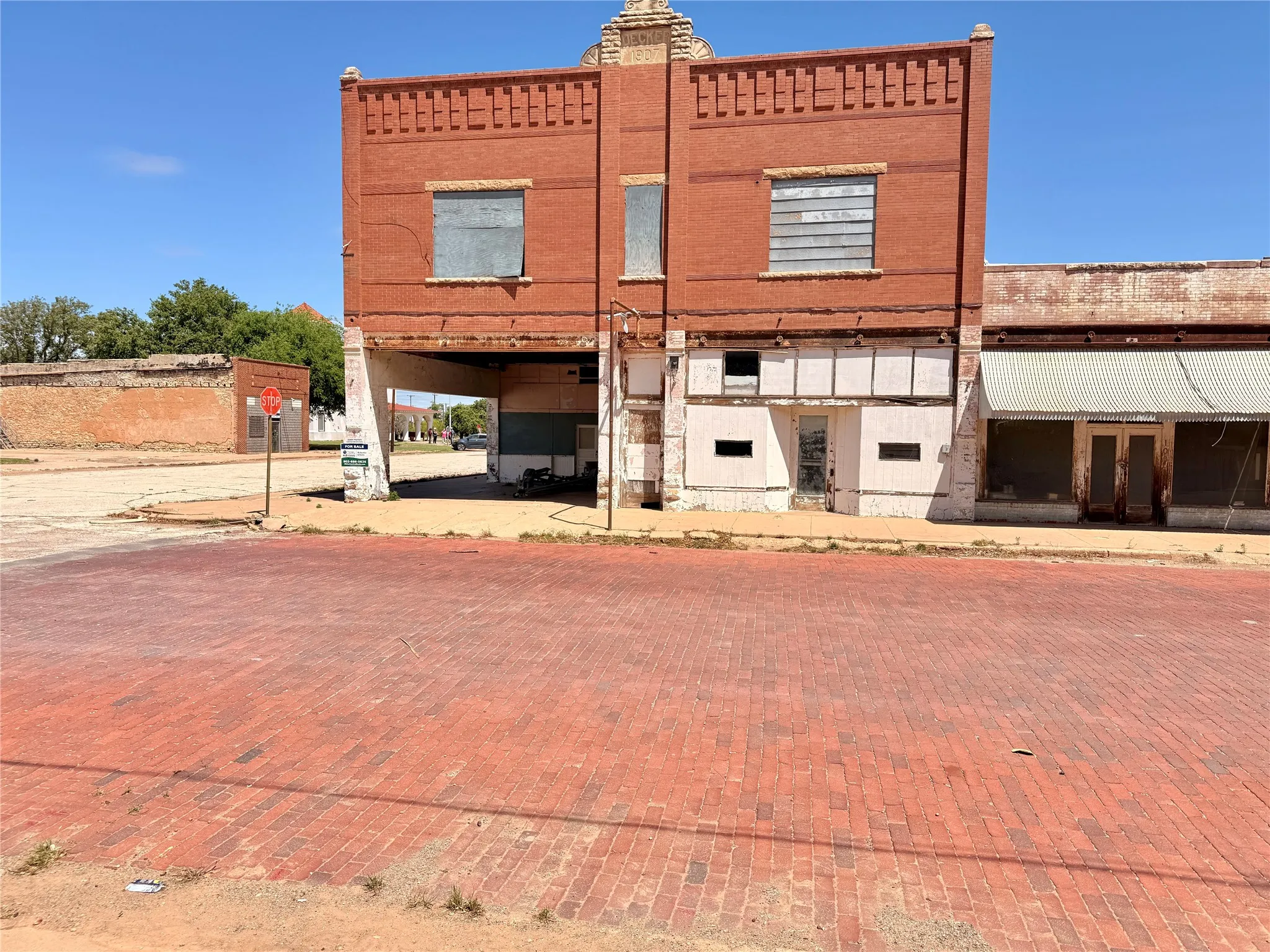 Business For Sale in Hardeman County , 100 W 2nd Street, Quanah, Texas 79252, 0, 0, Garage spaces, 0 Sqft, built in 1907, Price $30,000, mls#21357921, Real Estate Agent in Quanah, Homes For Sale in Hardeman county, Homes For Sale in Quanah, Realtor in Quanah Texas, Real Estate Brokerage Independent Realty Texas, Luminita Cordes Realtor