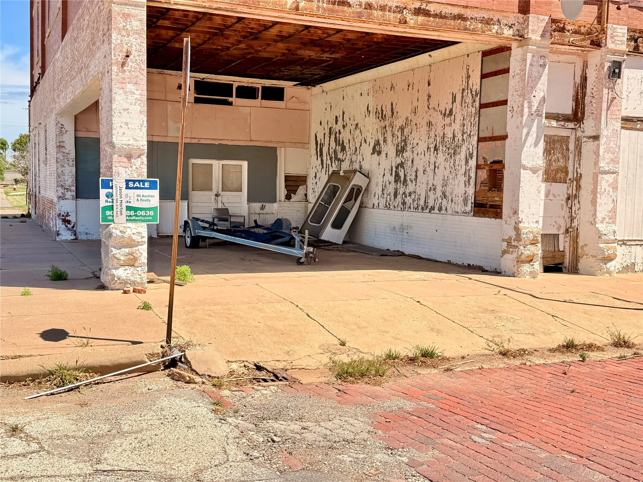 Business For Sale in Hardeman County , 100 W 2nd Street, Quanah, Texas 79252, 0, 0, Garage spaces, 0 Sqft, built in 1907, Price $30,000, mls#21357921, Real Estate Agent in Quanah, Homes For Sale in Hardeman county, Homes For Sale in Quanah, Realtor in Quanah Texas, Real Estate Brokerage Independent Realty Texas, Luminita Cordes Realtor