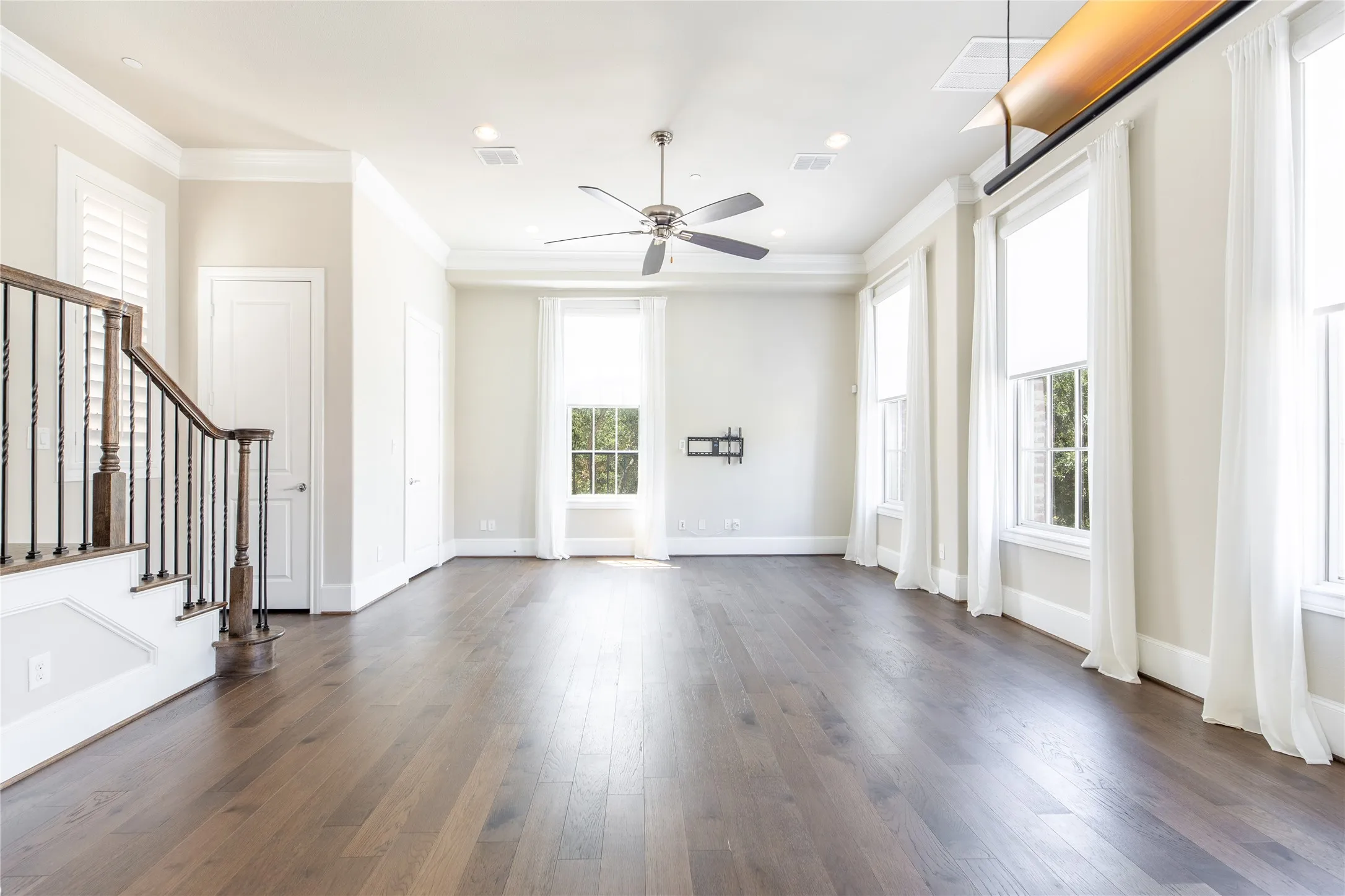 Townhouse For Sale in Dallas County , 4116 Runyon Road, Addison, Texas 75001, 3 Bedroom, 4 Bathroom, 2 Garage spaces, 2,588 Sqft, built in 2018, mls#21342260, Real Estate Agent in Addison, Homes For Sale in Dallas county, Homes For Sale in Addison, Realtor in Addison Texas, Real Estate Brokerage Independent Realty Texas, Luminita Cordes Realtor