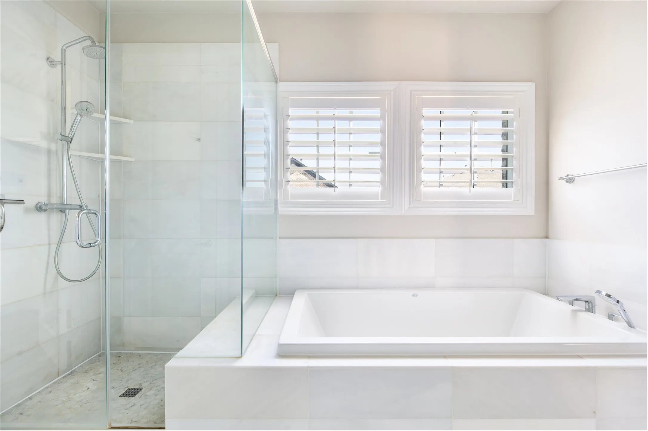 Townhouse For Sale in Dallas County , 4116 Runyon Road, Addison, Texas 75001, 3 Bedroom, 4 Bathroom, 2 Garage spaces, 2,588 Sqft, built in 2018, mls#21342260, Real Estate Agent in Addison, Homes For Sale in Dallas county, Homes For Sale in Addison, Realtor in Addison Texas, Real Estate Brokerage Independent Realty Texas, Luminita Cordes Realtor