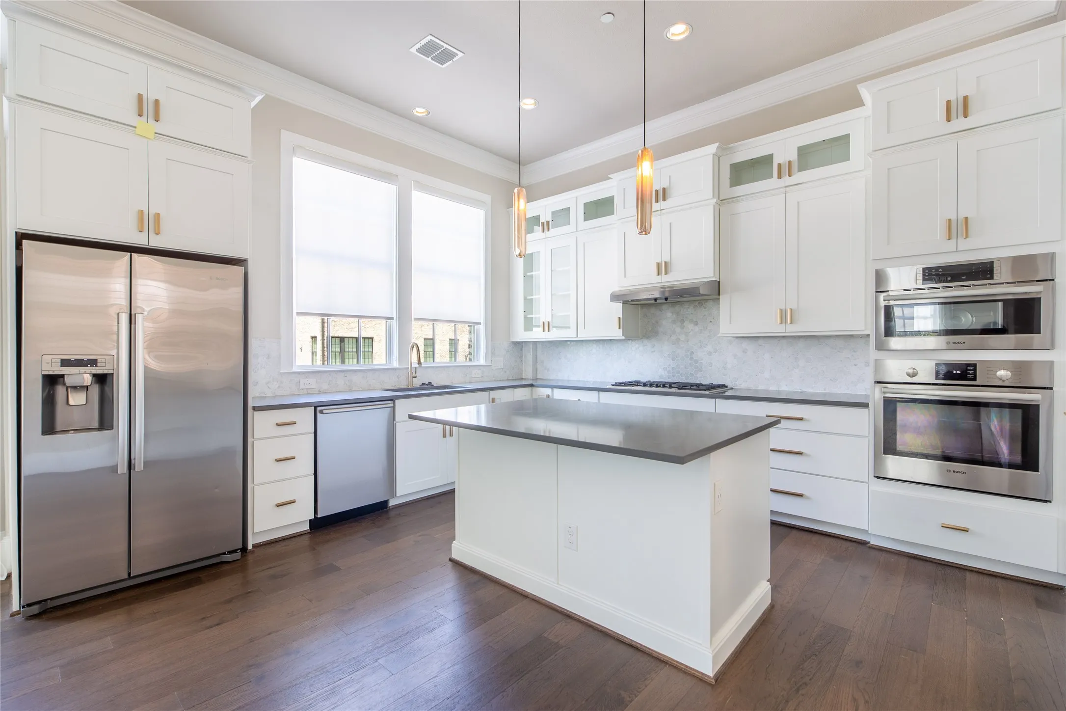 Townhouse For Sale in Dallas County , 4116 Runyon Road, Addison, Texas 75001, 3 Bedroom, 4 Bathroom, 2 Garage spaces, 2,588 Sqft, built in 2018, mls#21342260, Real Estate Agent in Addison, Homes For Sale in Dallas county, Homes For Sale in Addison, Realtor in Addison Texas, Real Estate Brokerage Independent Realty Texas, Luminita Cordes Realtor