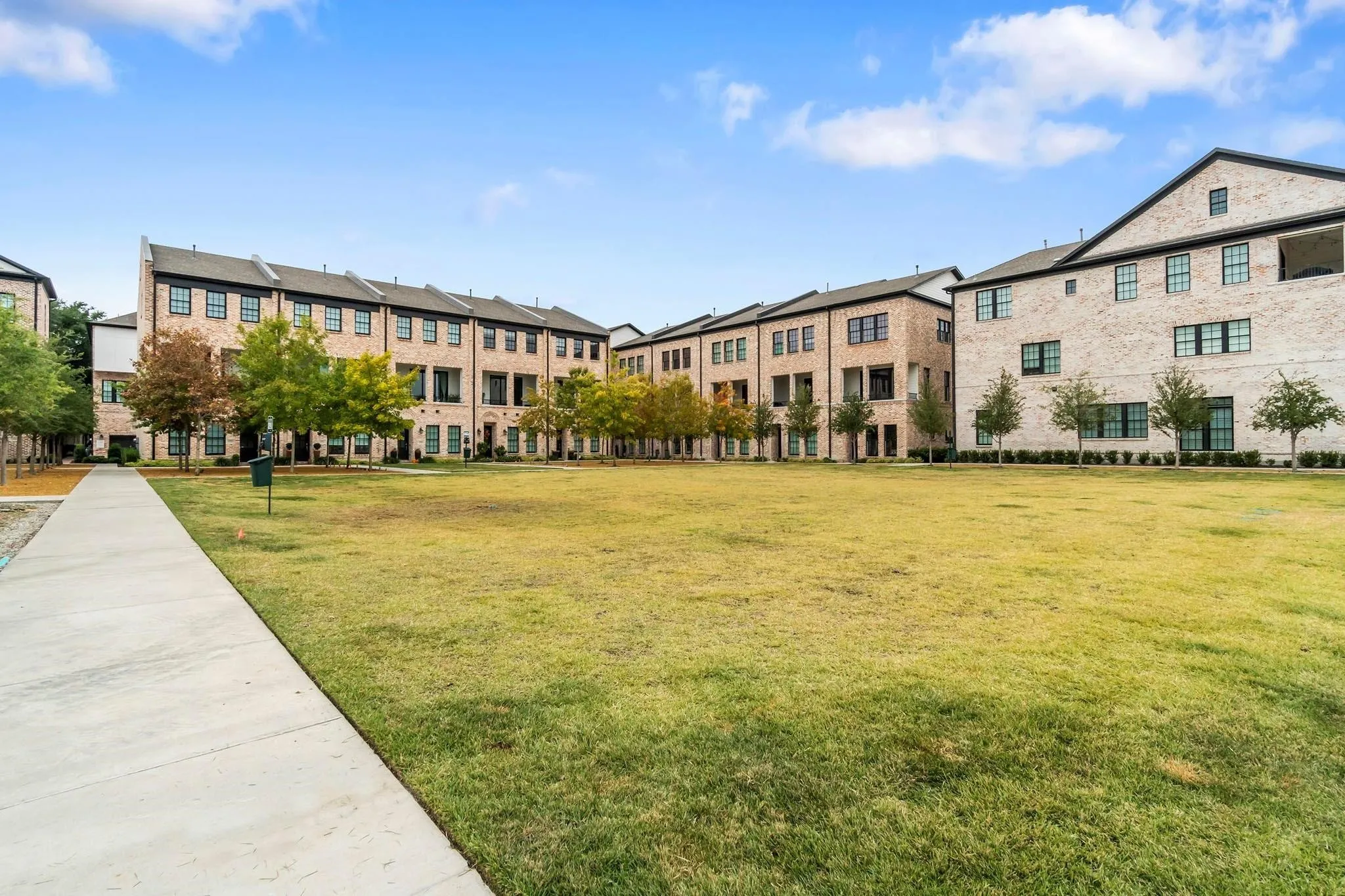 Townhouse For Sale in Dallas County , 4116 Runyon Road, Addison, Texas 75001, 3 Bedroom, 4 Bathroom, 2 Garage spaces, 2,588 Sqft, built in 2018, mls#21342260, Real Estate Agent in Addison, Homes For Sale in Dallas county, Homes For Sale in Addison, Realtor in Addison Texas, Real Estate Brokerage Independent Realty Texas, Luminita Cordes Realtor