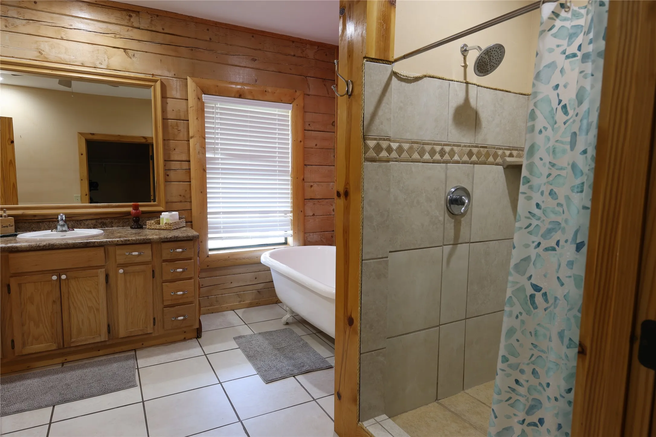 Single Family Residence For Rent in Denton County , 13201 Prairie Sky Lane, Krum, Texas 76249, 4 Bedroom, 4 Bathroom, 3 Garage spaces, 5,810 Sqft, built in 2008, Price $4,500, mls#21357982, Real Estate Agent in Krum, Homes For Rent in Denton county, Homes For Rent in Krum, Realtor in Krum Texas, Real Estate Brokerage Independent Realty Texas, Luminita Cordes Realtor