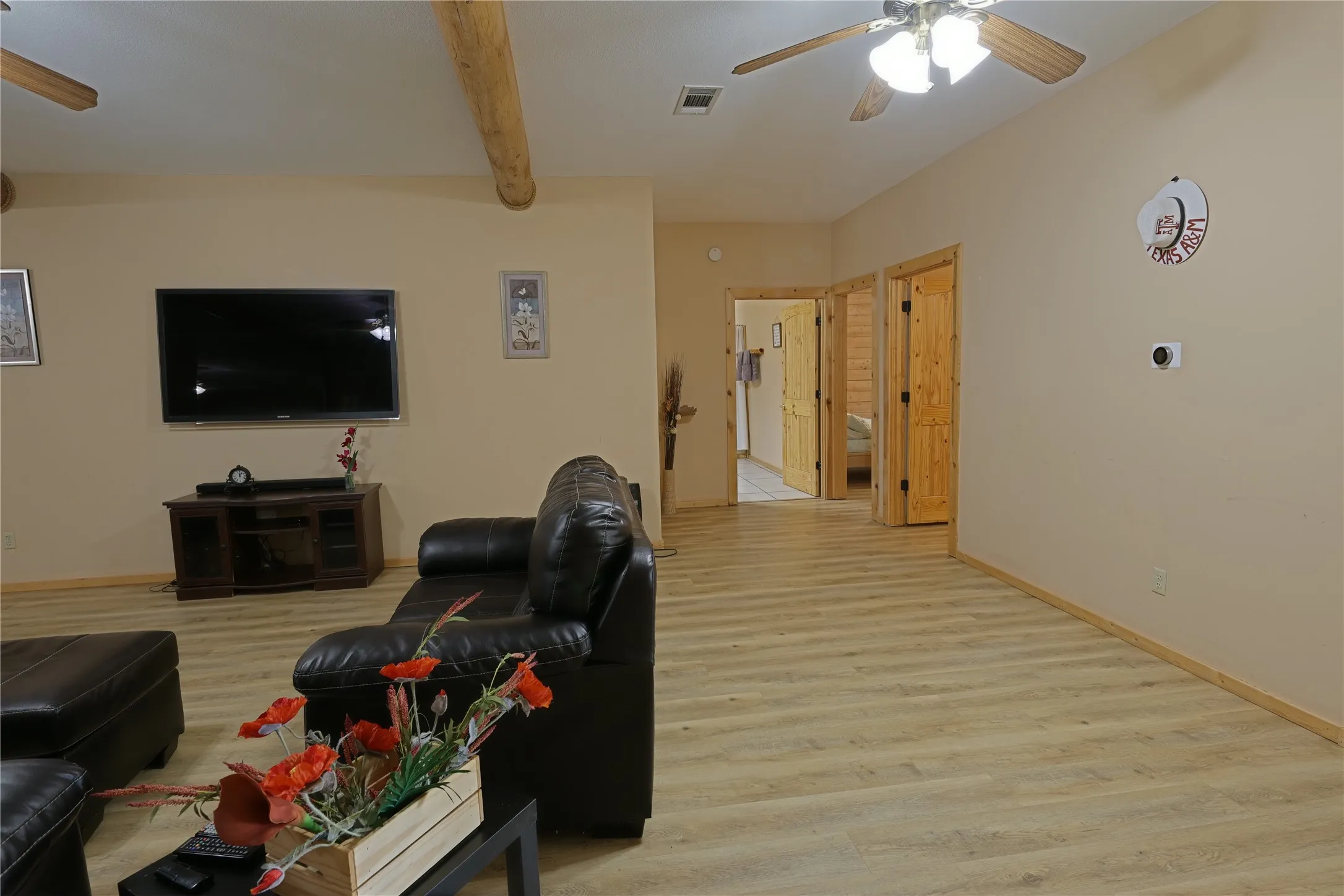 Single Family Residence For Rent in Denton County , 13201 Prairie Sky Lane, Krum, Texas 76249, 4 Bedroom, 4 Bathroom, 3 Garage spaces, 5,810 Sqft, built in 2008, Price $4,500, mls#21357982, Real Estate Agent in Krum, Homes For Rent in Denton county, Homes For Rent in Krum, Realtor in Krum Texas, Real Estate Brokerage Independent Realty Texas, Luminita Cordes Realtor