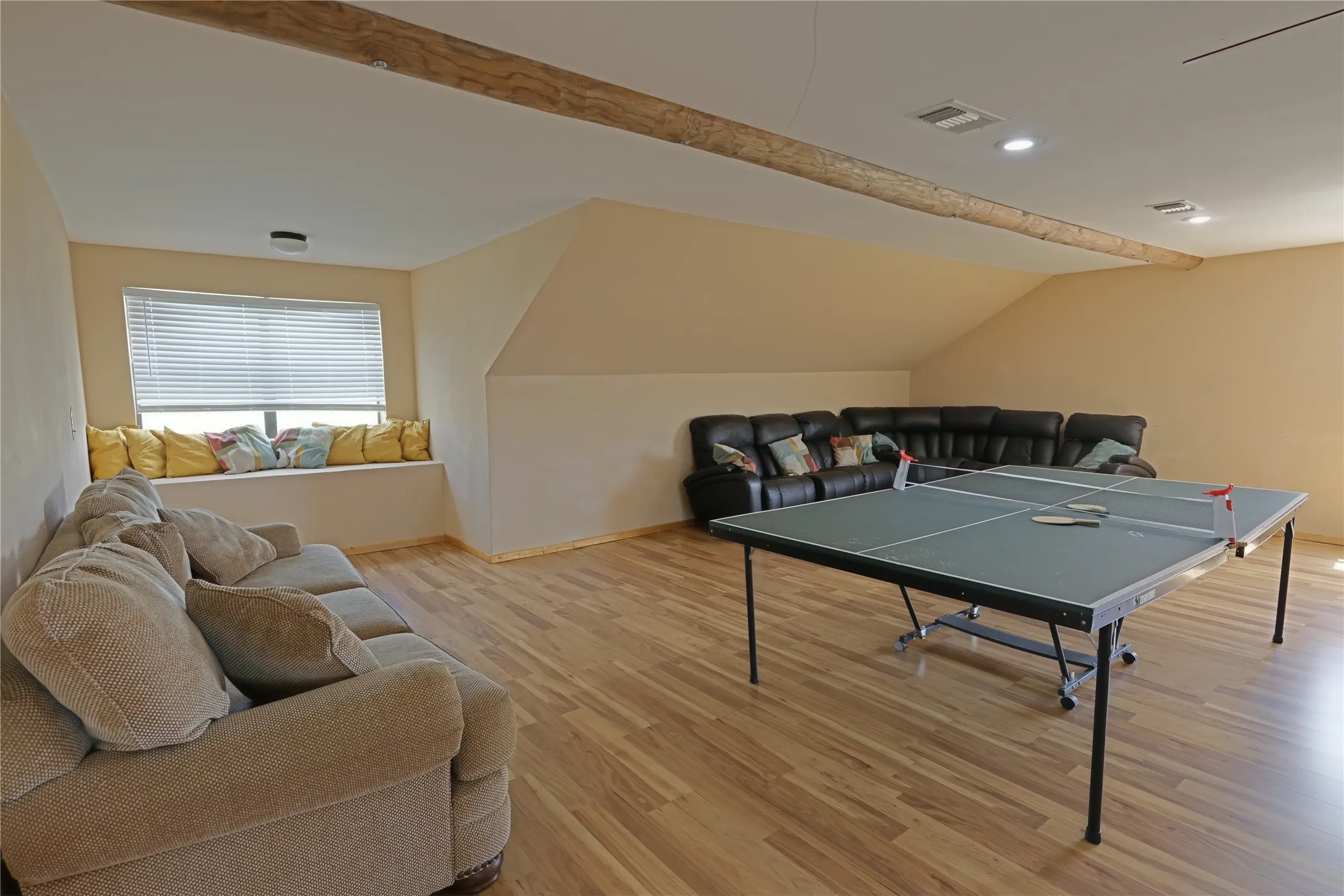 Single Family Residence For Rent in Denton County , 13201 Prairie Sky Lane, Krum, Texas 76249, 4 Bedroom, 4 Bathroom, 3 Garage spaces, 5,810 Sqft, built in 2008, Price $4,500, mls#21357982, Real Estate Agent in Krum, Homes For Rent in Denton county, Homes For Rent in Krum, Realtor in Krum Texas, Real Estate Brokerage Independent Realty Texas, Luminita Cordes Realtor