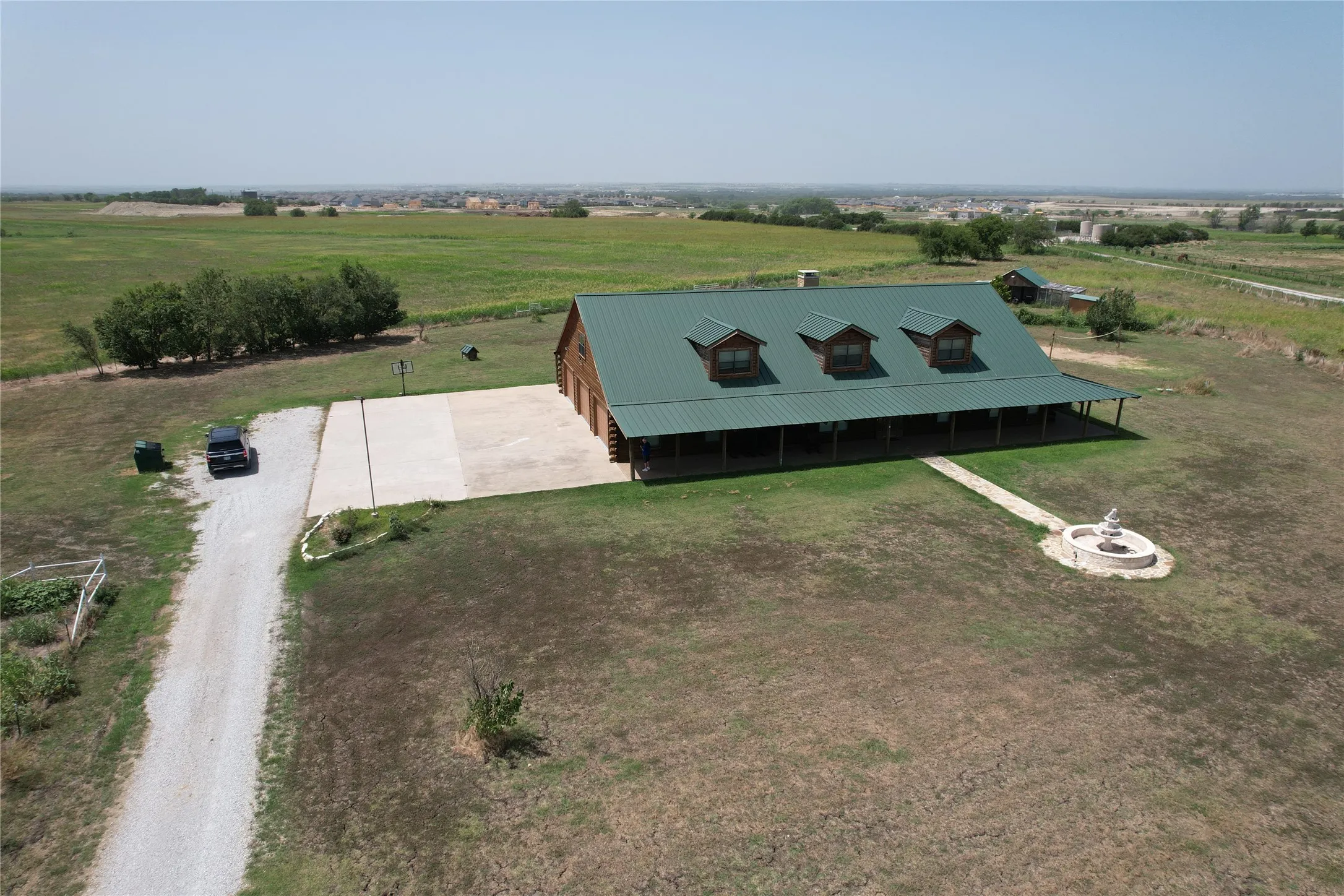 Single Family Residence For Rent in Denton County , 13201 Prairie Sky Lane, Krum, Texas 76249, 4 Bedroom, 4 Bathroom, 3 Garage spaces, 5,810 Sqft, built in 2008, Price $4,500, mls#21357982, Real Estate Agent in Krum, Homes For Rent in Denton county, Homes For Rent in Krum, Realtor in Krum Texas, Real Estate Brokerage Independent Realty Texas, Luminita Cordes Realtor