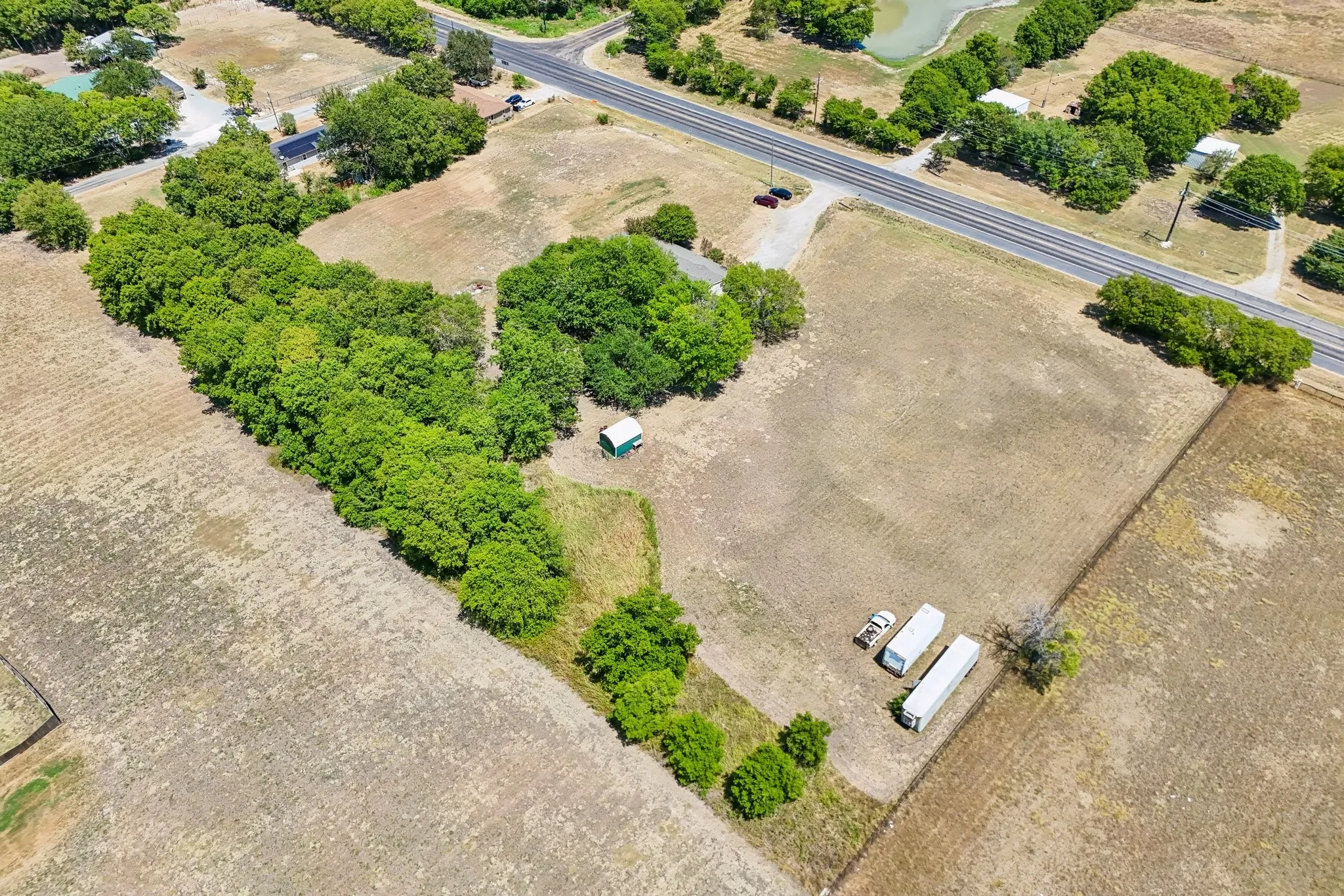 Mobile Home For Sale in Grayson County , 5433 State Highway 160, Whitewright, Texas 75491, 4 Bedroom, 2 Bathroom, Garage spaces, 2,128 Sqft, built in 2004, mls#21357026, Real Estate Agent in Whitewright, Homes For Sale in Grayson county, Homes For Sale in Whitewright, Realtor in Whitewright Texas, Real Estate Brokerage Independent Realty Texas, Luminita Cordes Realtor