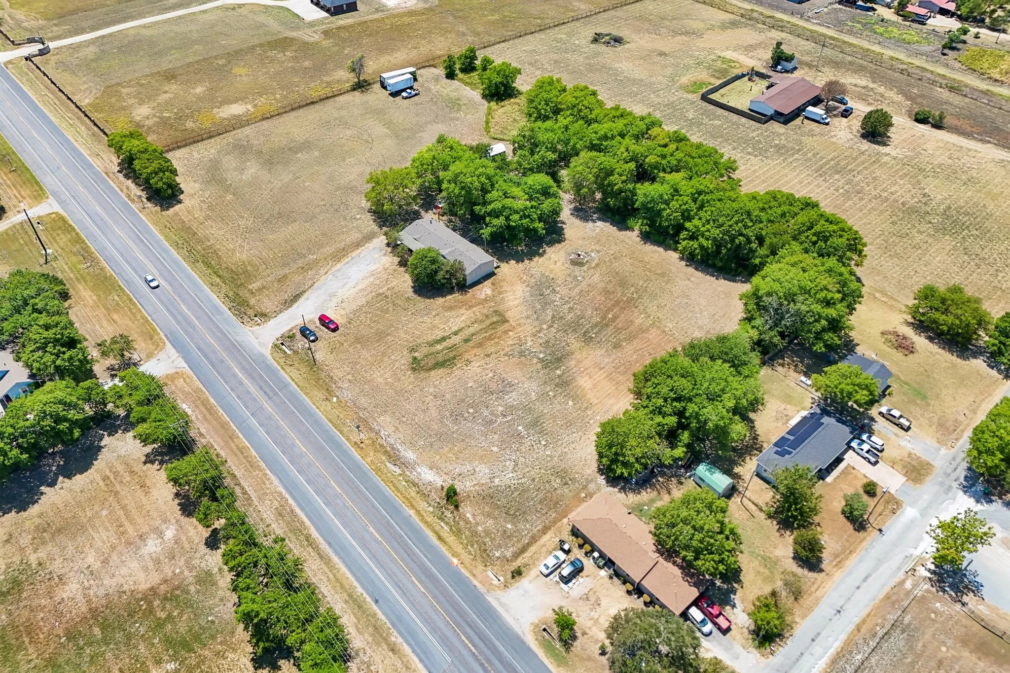 Mobile Home For Sale in Grayson County , 5433 State Highway 160, Whitewright, Texas 75491, 4 Bedroom, 2 Bathroom, Garage spaces, 2,128 Sqft, built in 2004, mls#21357026, Real Estate Agent in Whitewright, Homes For Sale in Grayson county, Homes For Sale in Whitewright, Realtor in Whitewright Texas, Real Estate Brokerage Independent Realty Texas, Luminita Cordes Realtor