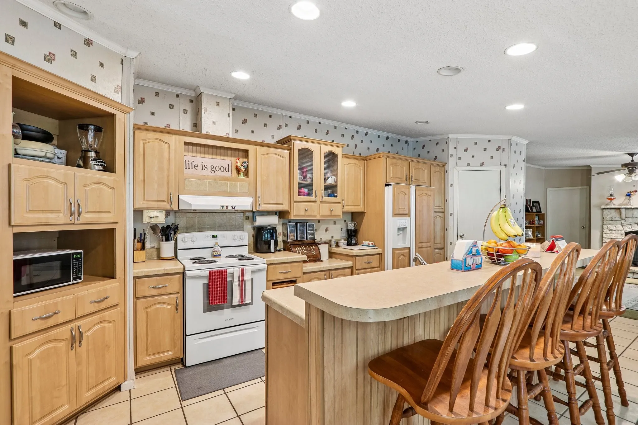 Mobile Home For Sale in Grayson County , 5433 State Highway 160, Whitewright, Texas 75491, 4 Bedroom, 2 Bathroom, Garage spaces, 2,128 Sqft, built in 2004, mls#21357026, Real Estate Agent in Whitewright, Homes For Sale in Grayson county, Homes For Sale in Whitewright, Realtor in Whitewright Texas, Real Estate Brokerage Independent Realty Texas, Luminita Cordes Realtor