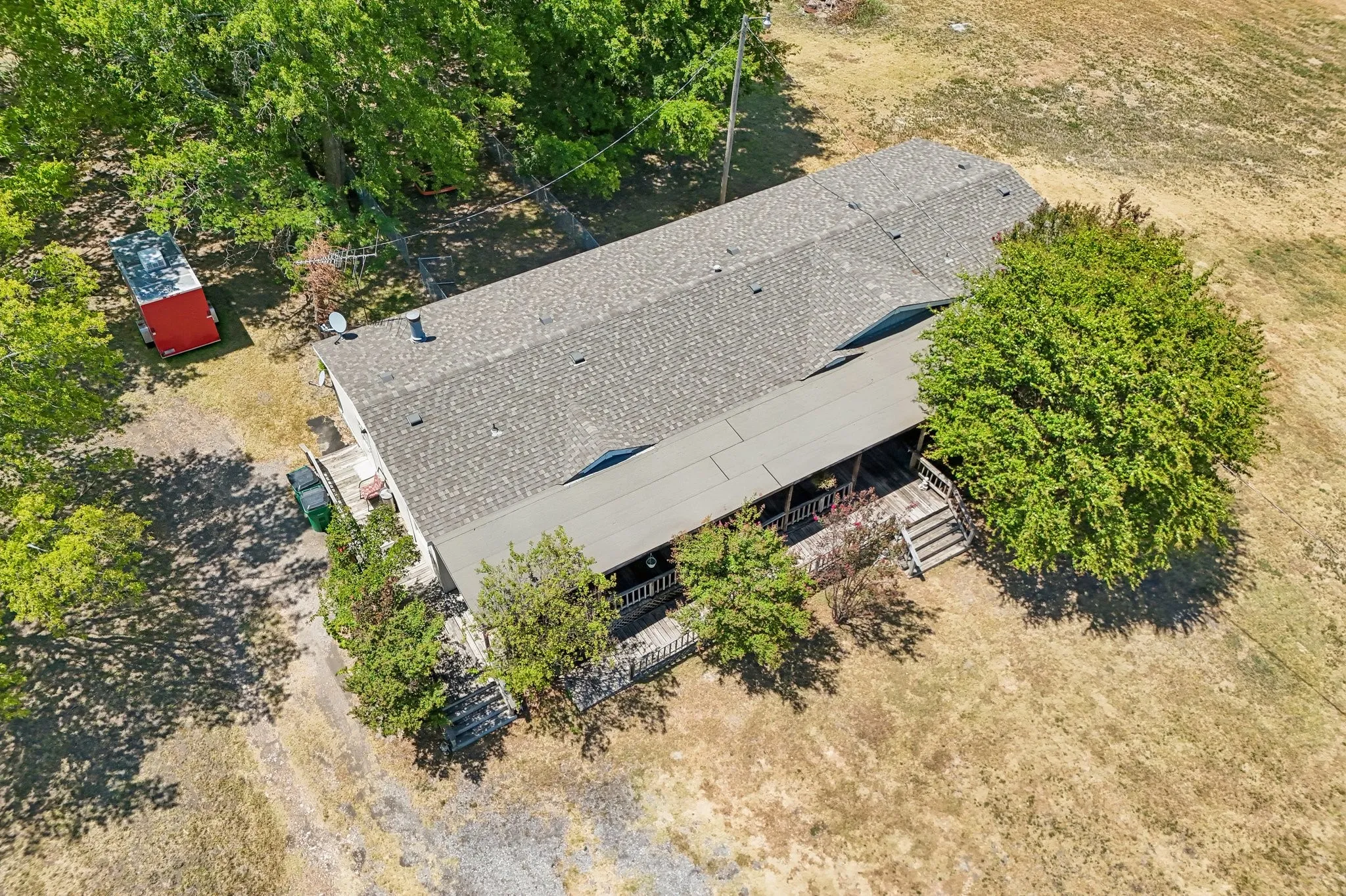 Mobile Home For Sale in Grayson County , 5433 State Highway 160, Whitewright, Texas 75491, 4 Bedroom, 2 Bathroom, Garage spaces, 2,128 Sqft, built in 2004, mls#21357026, Real Estate Agent in Whitewright, Homes For Sale in Grayson county, Homes For Sale in Whitewright, Realtor in Whitewright Texas, Real Estate Brokerage Independent Realty Texas, Luminita Cordes Realtor