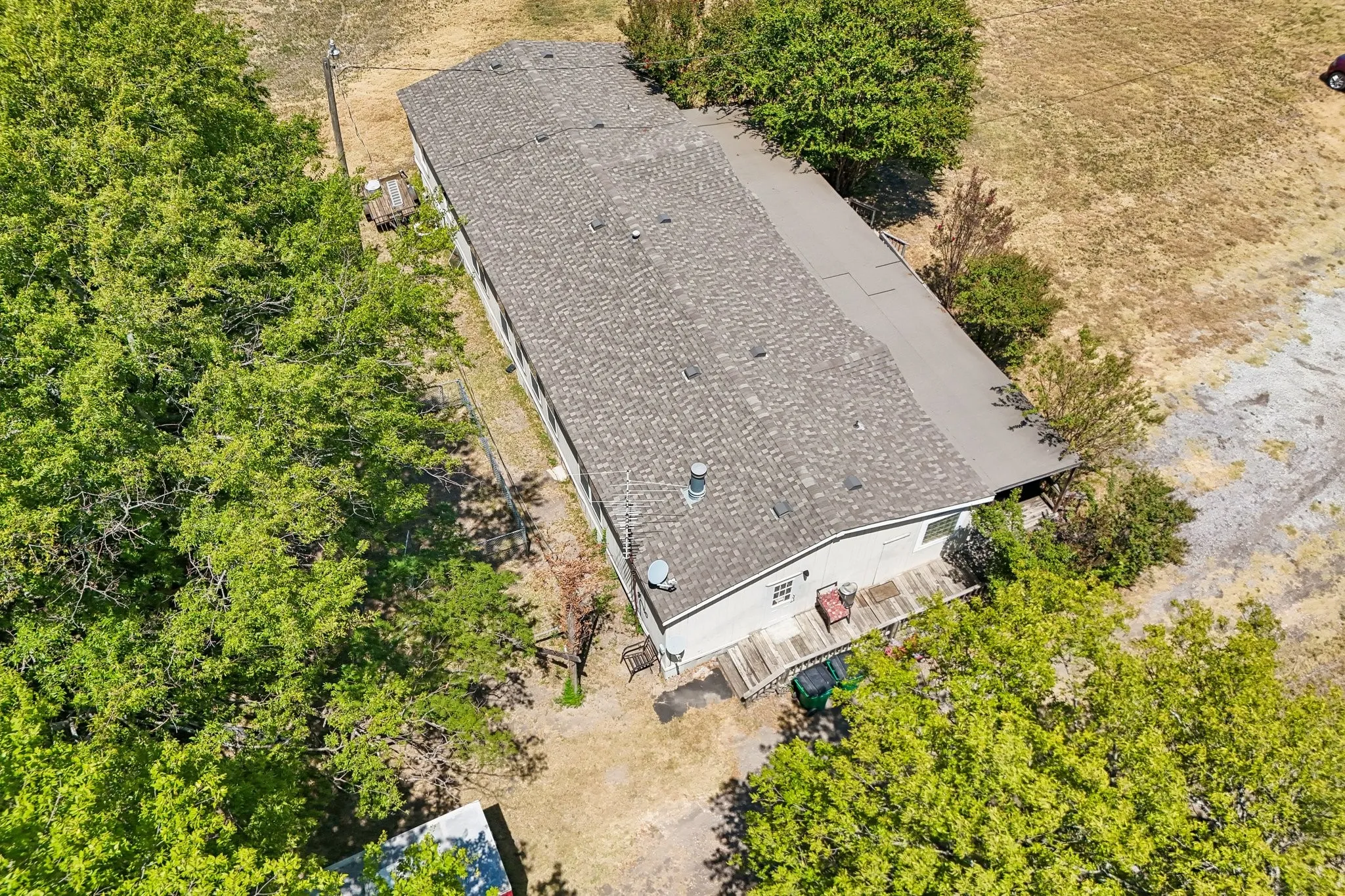 Mobile Home For Sale in Grayson County , 5433 State Highway 160, Whitewright, Texas 75491, 4 Bedroom, 2 Bathroom, Garage spaces, 2,128 Sqft, built in 2004, mls#21357026, Real Estate Agent in Whitewright, Homes For Sale in Grayson county, Homes For Sale in Whitewright, Realtor in Whitewright Texas, Real Estate Brokerage Independent Realty Texas, Luminita Cordes Realtor