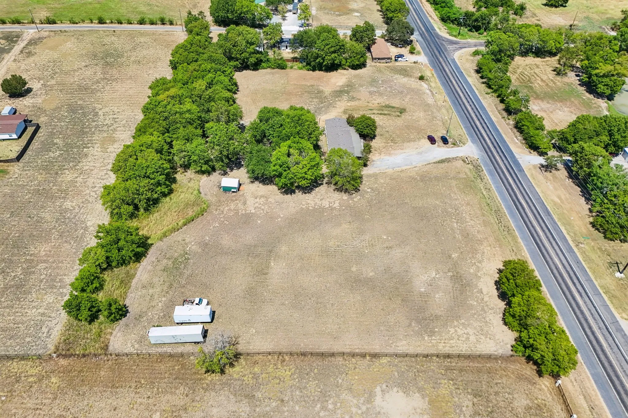 Mobile Home For Sale in Grayson County , 5433 State Highway 160, Whitewright, Texas 75491, 4 Bedroom, 2 Bathroom, Garage spaces, 2,128 Sqft, built in 2004, mls#21357026, Real Estate Agent in Whitewright, Homes For Sale in Grayson county, Homes For Sale in Whitewright, Realtor in Whitewright Texas, Real Estate Brokerage Independent Realty Texas, Luminita Cordes Realtor