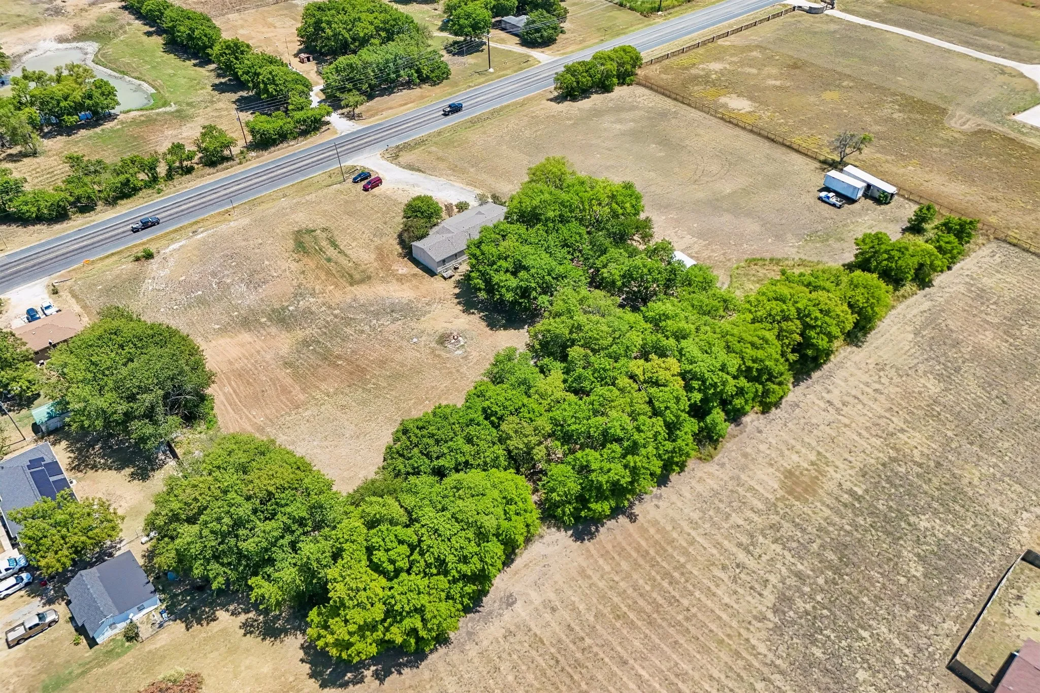 Mobile Home For Sale in Grayson County , 5433 State Highway 160, Whitewright, Texas 75491, 4 Bedroom, 2 Bathroom, Garage spaces, 2,128 Sqft, built in 2004, mls#21357026, Real Estate Agent in Whitewright, Homes For Sale in Grayson county, Homes For Sale in Whitewright, Realtor in Whitewright Texas, Real Estate Brokerage Independent Realty Texas, Luminita Cordes Realtor