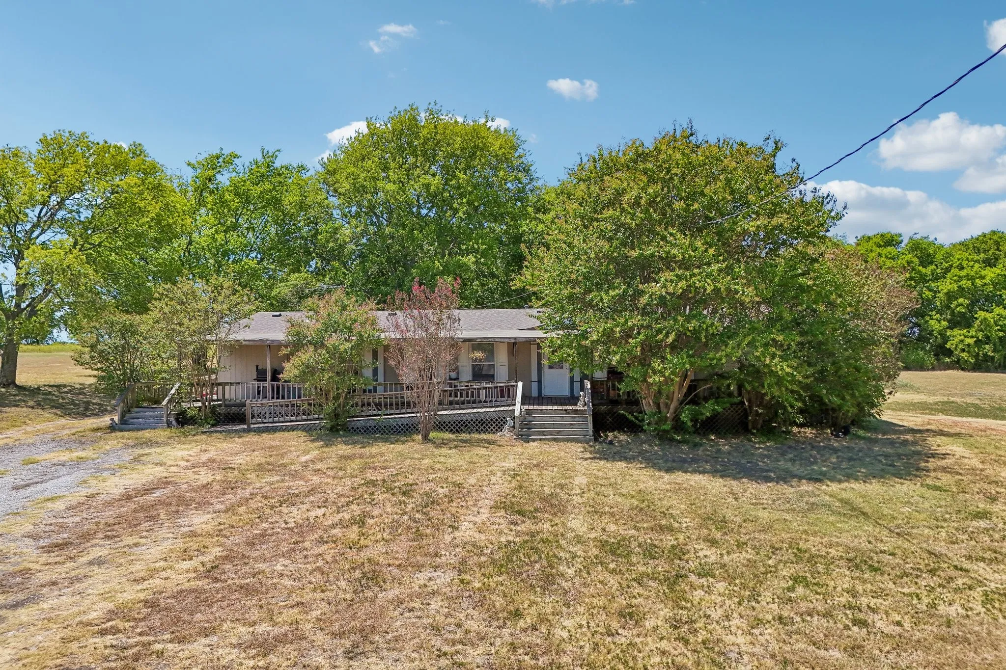 Mobile Home For Sale in Grayson County , 5433 State Highway 160, Whitewright, Texas 75491, 4 Bedroom, 2 Bathroom, Garage spaces, 2,128 Sqft, built in 2004, mls#21357026, Real Estate Agent in Whitewright, Homes For Sale in Grayson county, Homes For Sale in Whitewright, Realtor in Whitewright Texas, Real Estate Brokerage Independent Realty Texas, Luminita Cordes Realtor