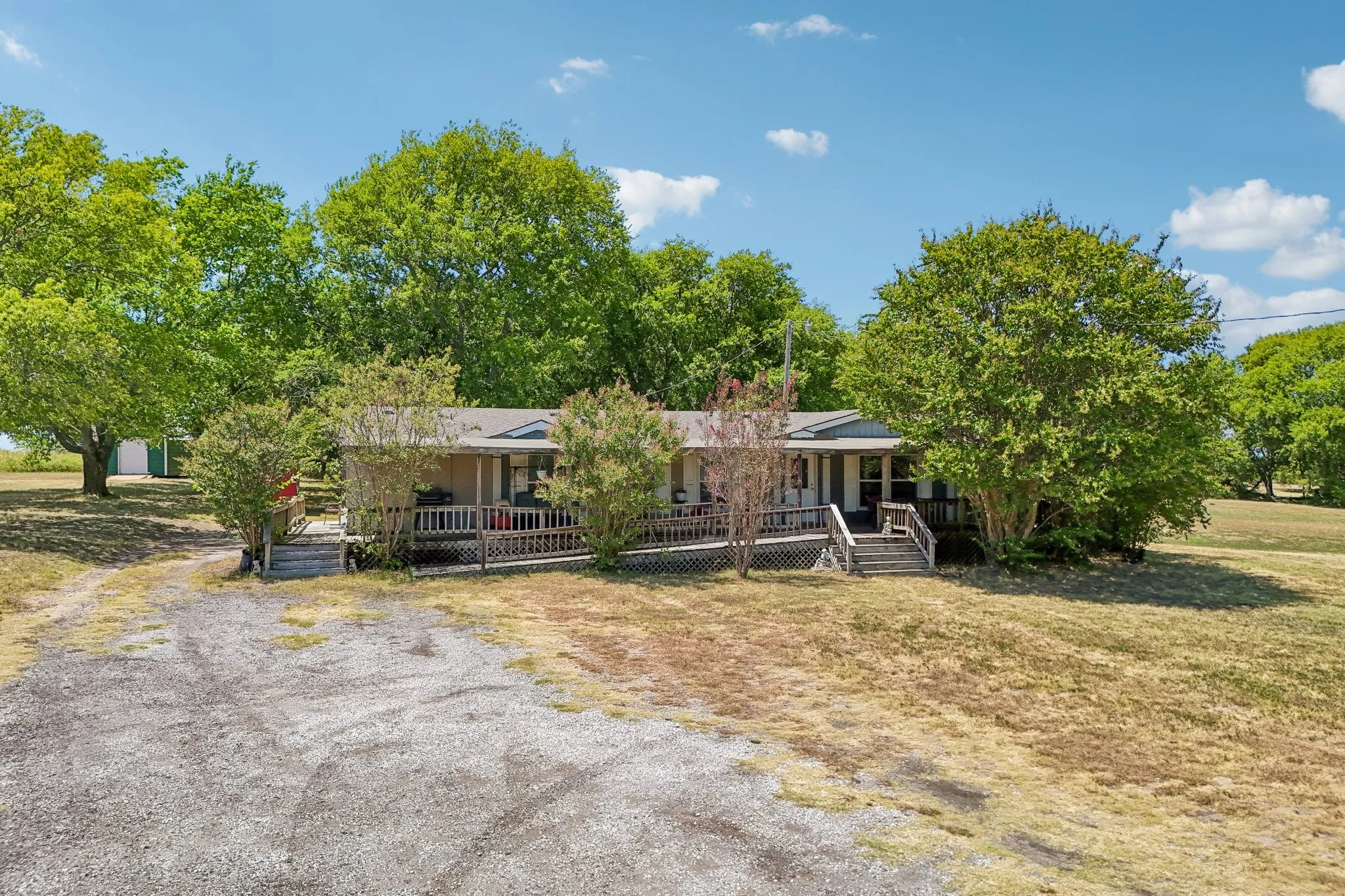 Mobile Home For Sale in Grayson County , 5433 State Highway 160, Whitewright, Texas 75491, 4 Bedroom, 2 Bathroom, Garage spaces, 2,128 Sqft, built in 2004, mls#21357026, Real Estate Agent in Whitewright, Homes For Sale in Grayson county, Homes For Sale in Whitewright, Realtor in Whitewright Texas, Real Estate Brokerage Independent Realty Texas, Luminita Cordes Realtor