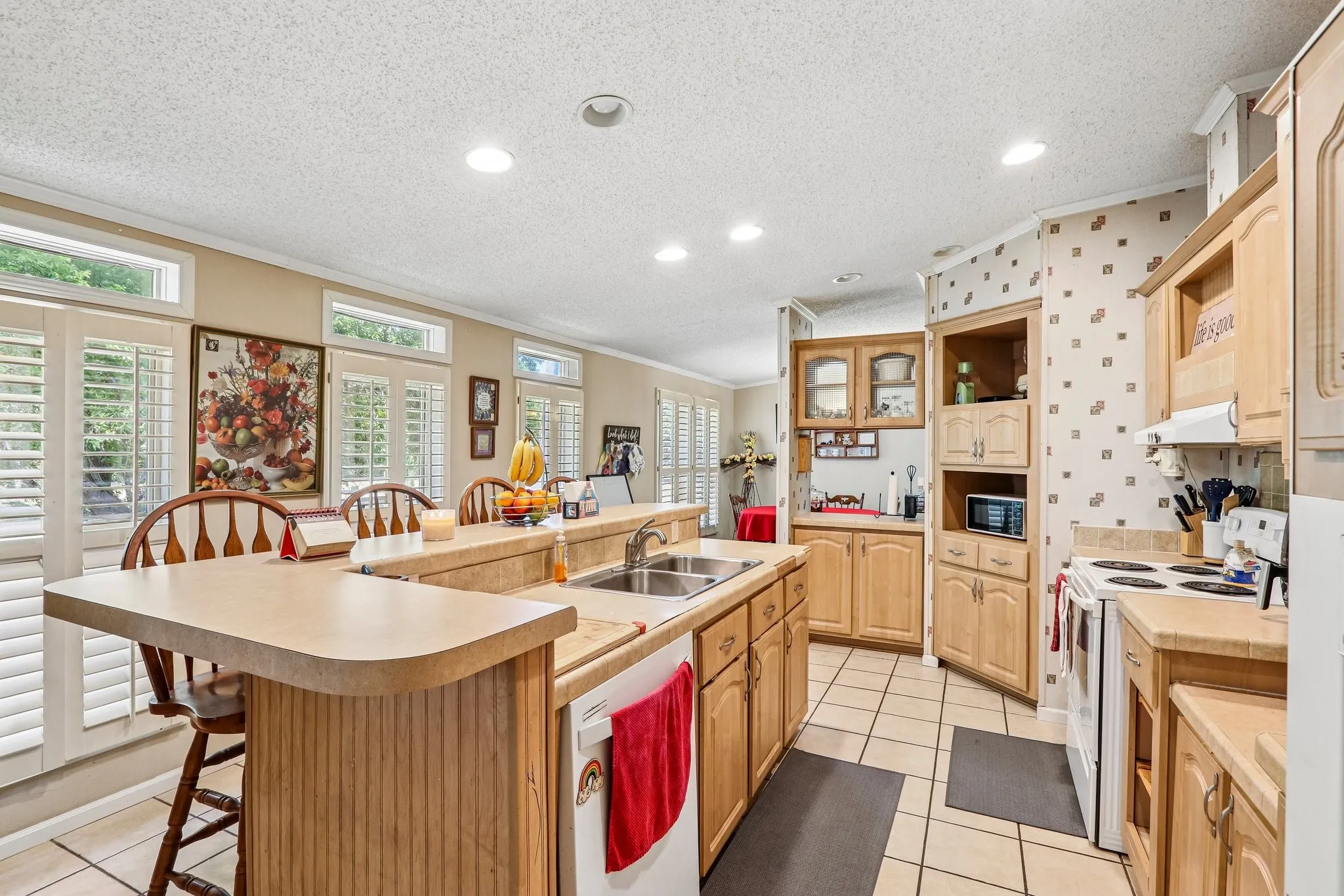 Mobile Home For Sale in Grayson County , 5433 State Highway 160, Whitewright, Texas 75491, 4 Bedroom, 2 Bathroom, Garage spaces, 2,128 Sqft, built in 2004, mls#21357026, Real Estate Agent in Whitewright, Homes For Sale in Grayson county, Homes For Sale in Whitewright, Realtor in Whitewright Texas, Real Estate Brokerage Independent Realty Texas, Luminita Cordes Realtor