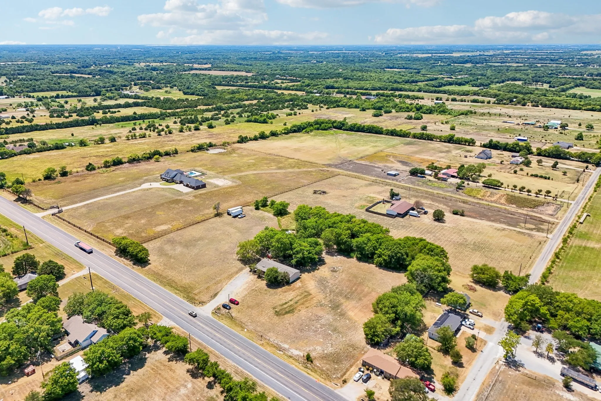 Mobile Home For Sale in Grayson County , 5433 State Highway 160, Whitewright, Texas 75491, 4 Bedroom, 2 Bathroom, Garage spaces, 2,128 Sqft, built in 2004, mls#21357026, Real Estate Agent in Whitewright, Homes For Sale in Grayson county, Homes For Sale in Whitewright, Realtor in Whitewright Texas, Real Estate Brokerage Independent Realty Texas, Luminita Cordes Realtor