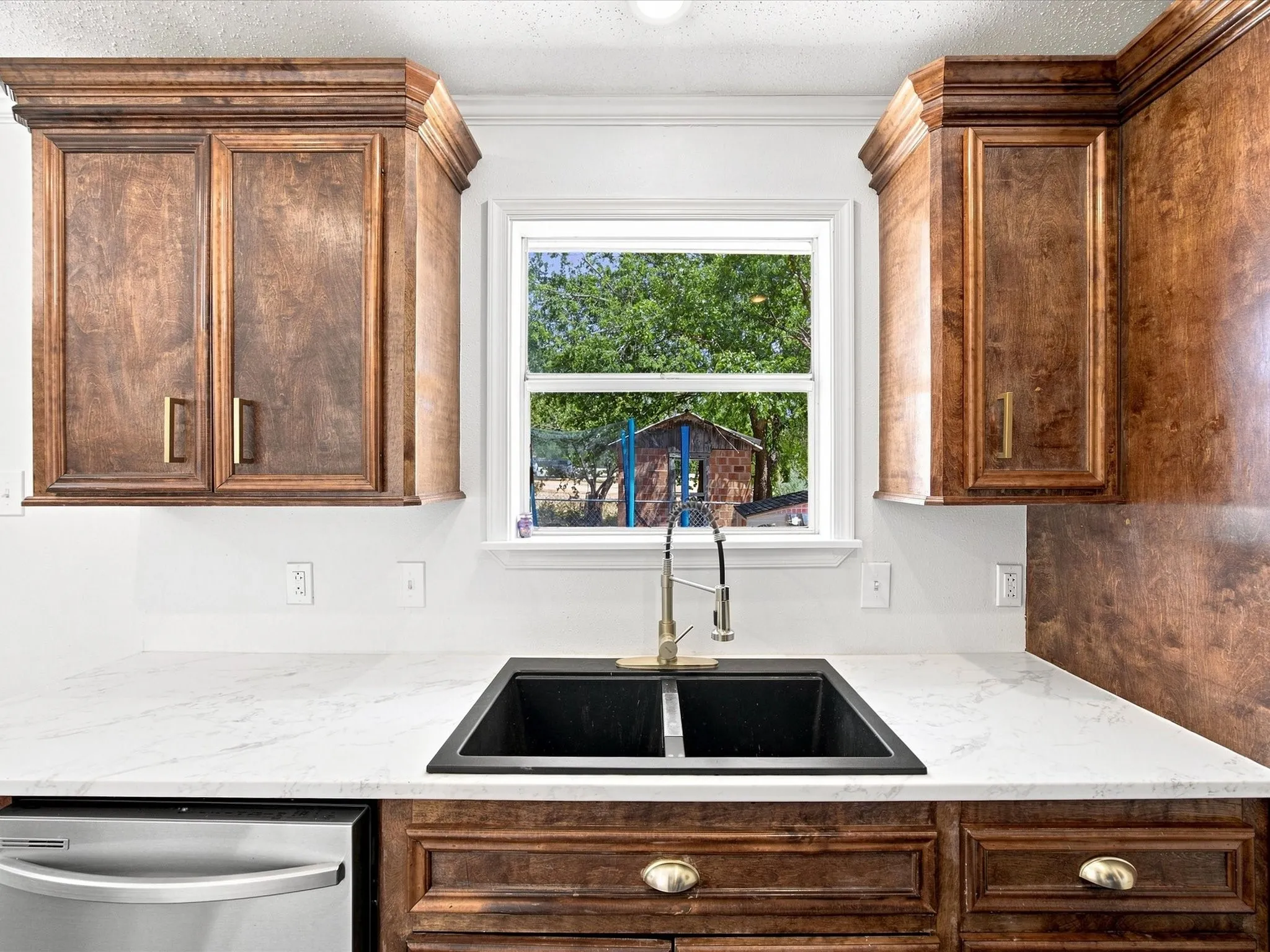 Single Family Residence For Sale in Jack County , 321 E Pine Street, Jacksboro, Texas 76458, 3 Bedroom, 1 Bathroom, 1 Garage spaces, 1,248 Sqft, built in 1978, Price $152,000, mls#21355403, Real Estate Agent in Jacksboro, Homes For Sale in Jack county, Homes For Sale in Jacksboro, Realtor in Jacksboro Texas, Real Estate Brokerage Independent Realty Texas, Luminita Cordes Realtor