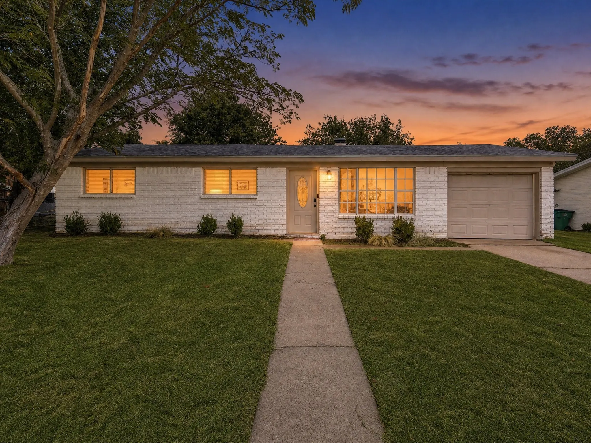 Single Family Residence For Sale in Jack County , 321 E Pine Street, Jacksboro, Texas 76458, 3 Bedroom, 1 Bathroom, 1 Garage spaces, 1,248 Sqft, built in 1978, Price $152,000, mls#21355403, Real Estate Agent in Jacksboro, Homes For Sale in Jack county, Homes For Sale in Jacksboro, Realtor in Jacksboro Texas, Real Estate Brokerage Independent Realty Texas, Luminita Cordes Realtor