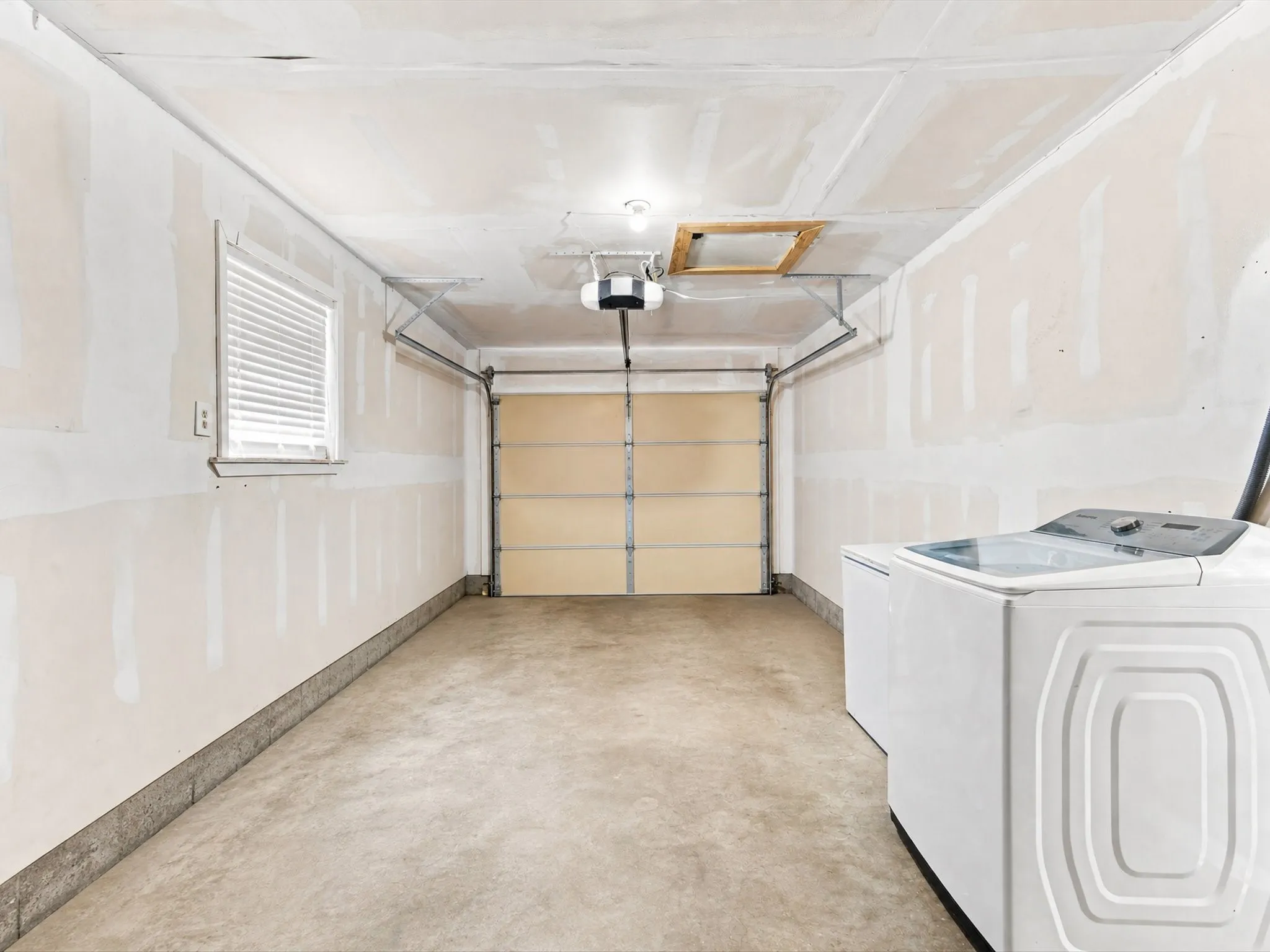 Single Family Residence For Sale in Jack County , 321 E Pine Street, Jacksboro, Texas 76458, 3 Bedroom, 1 Bathroom, 1 Garage spaces, 1,248 Sqft, built in 1978, Price $152,000, mls#21355403, Real Estate Agent in Jacksboro, Homes For Sale in Jack county, Homes For Sale in Jacksboro, Realtor in Jacksboro Texas, Real Estate Brokerage Independent Realty Texas, Luminita Cordes Realtor