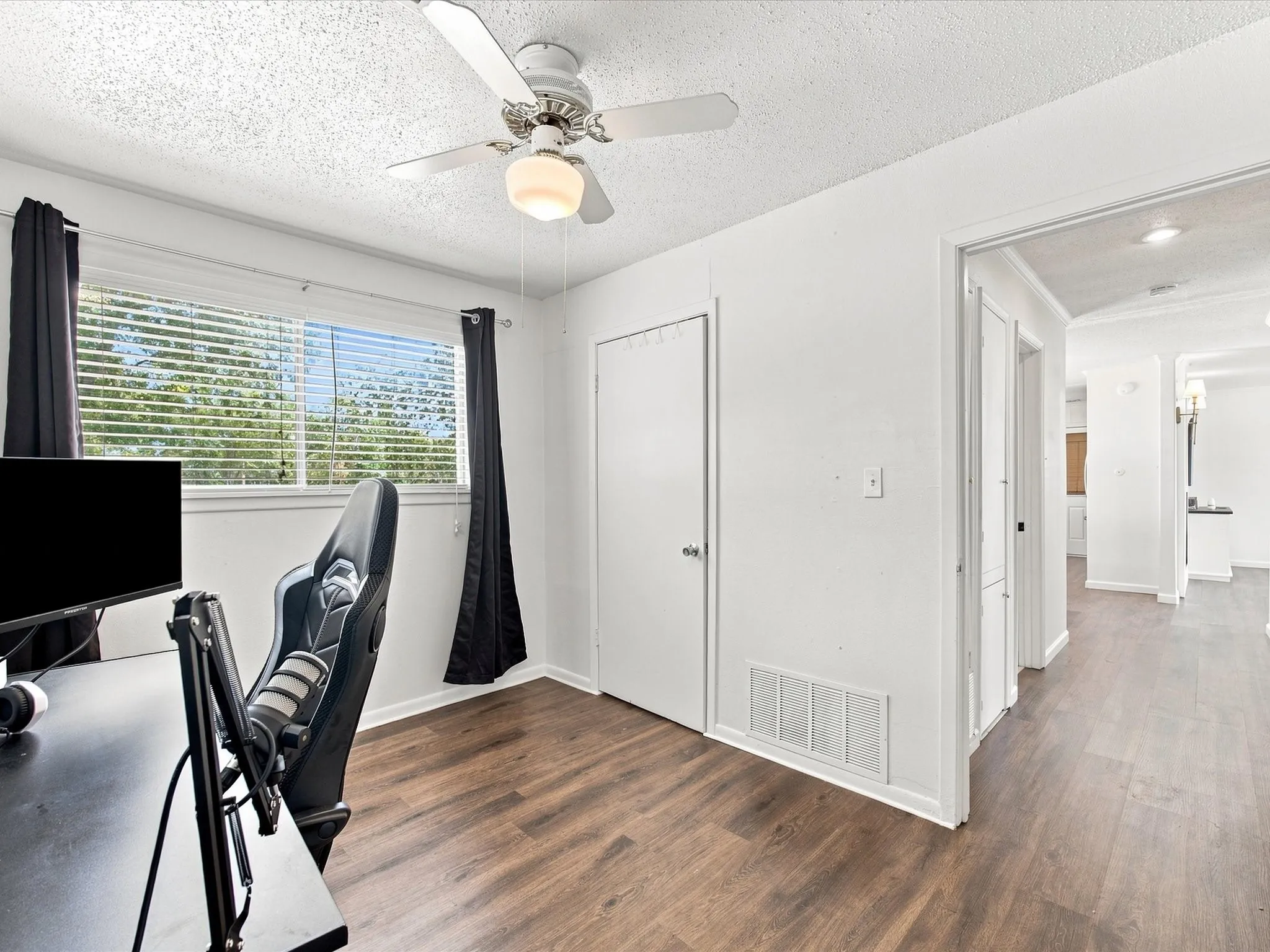 Single Family Residence For Sale in Jack County , 321 E Pine Street, Jacksboro, Texas 76458, 3 Bedroom, 1 Bathroom, 1 Garage spaces, 1,248 Sqft, built in 1978, Price $152,000, mls#21355403, Real Estate Agent in Jacksboro, Homes For Sale in Jack county, Homes For Sale in Jacksboro, Realtor in Jacksboro Texas, Real Estate Brokerage Independent Realty Texas, Luminita Cordes Realtor