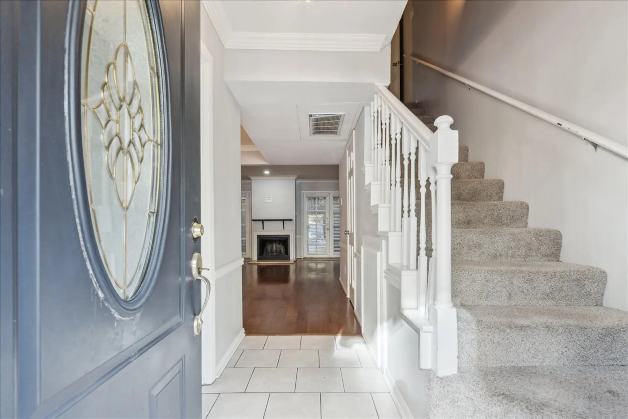 Townhouse For Rent in Dallas County , 3627 Dickason Avenue C, Dallas, Texas 75219, 2 Bedroom, 2 Bathroom, Garage spaces, 951 Sqft, built in 1979, mls#21357976, Real Estate Agent in Dallas, Homes For Rent in Dallas county, Homes For Rent in Dallas, Realtor in Dallas Texas, Real Estate Brokerage Independent Realty Texas, Luminita Cordes Realtor
