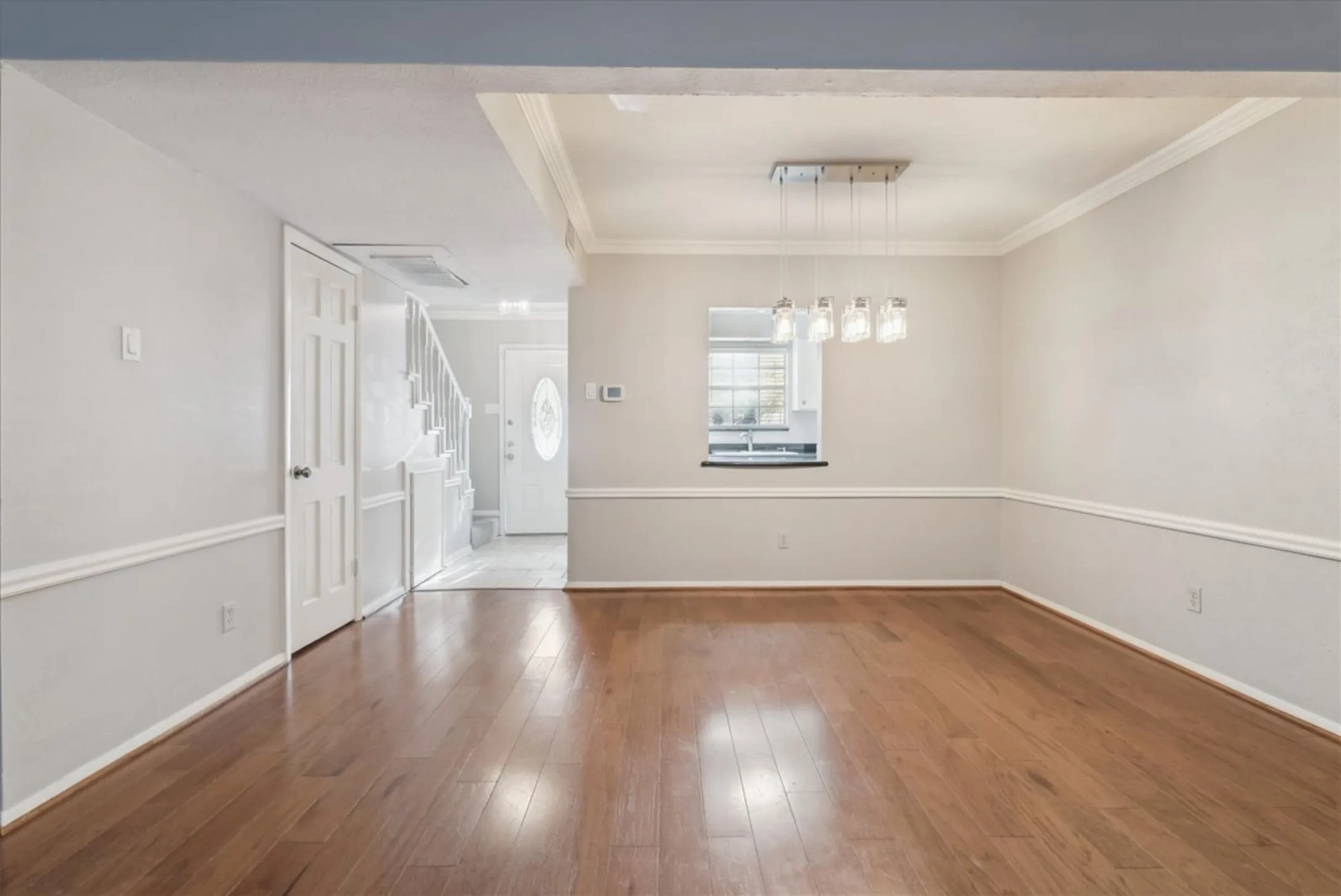 Townhouse For Rent in Dallas County , 3627 Dickason Avenue C, Dallas, Texas 75219, 2 Bedroom, 2 Bathroom, Garage spaces, 951 Sqft, built in 1979, mls#21357976, Real Estate Agent in Dallas, Homes For Rent in Dallas county, Homes For Rent in Dallas, Realtor in Dallas Texas, Real Estate Brokerage Independent Realty Texas, Luminita Cordes Realtor