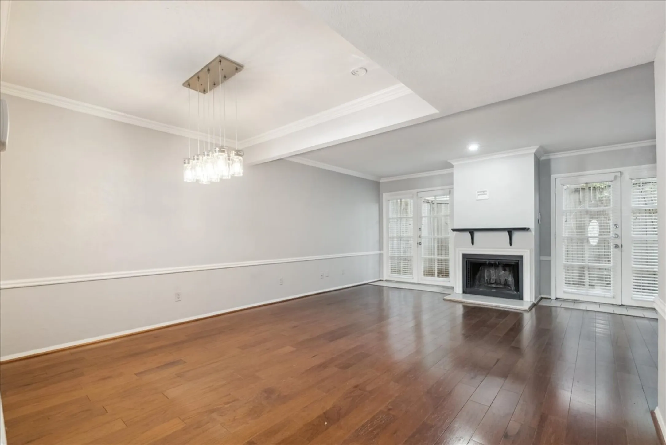 Townhouse For Rent in Dallas County , 3627 Dickason Avenue C, Dallas, Texas 75219, 2 Bedroom, 2 Bathroom, Garage spaces, 951 Sqft, built in 1979, mls#21357976, Real Estate Agent in Dallas, Homes For Rent in Dallas county, Homes For Rent in Dallas, Realtor in Dallas Texas, Real Estate Brokerage Independent Realty Texas, Luminita Cordes Realtor