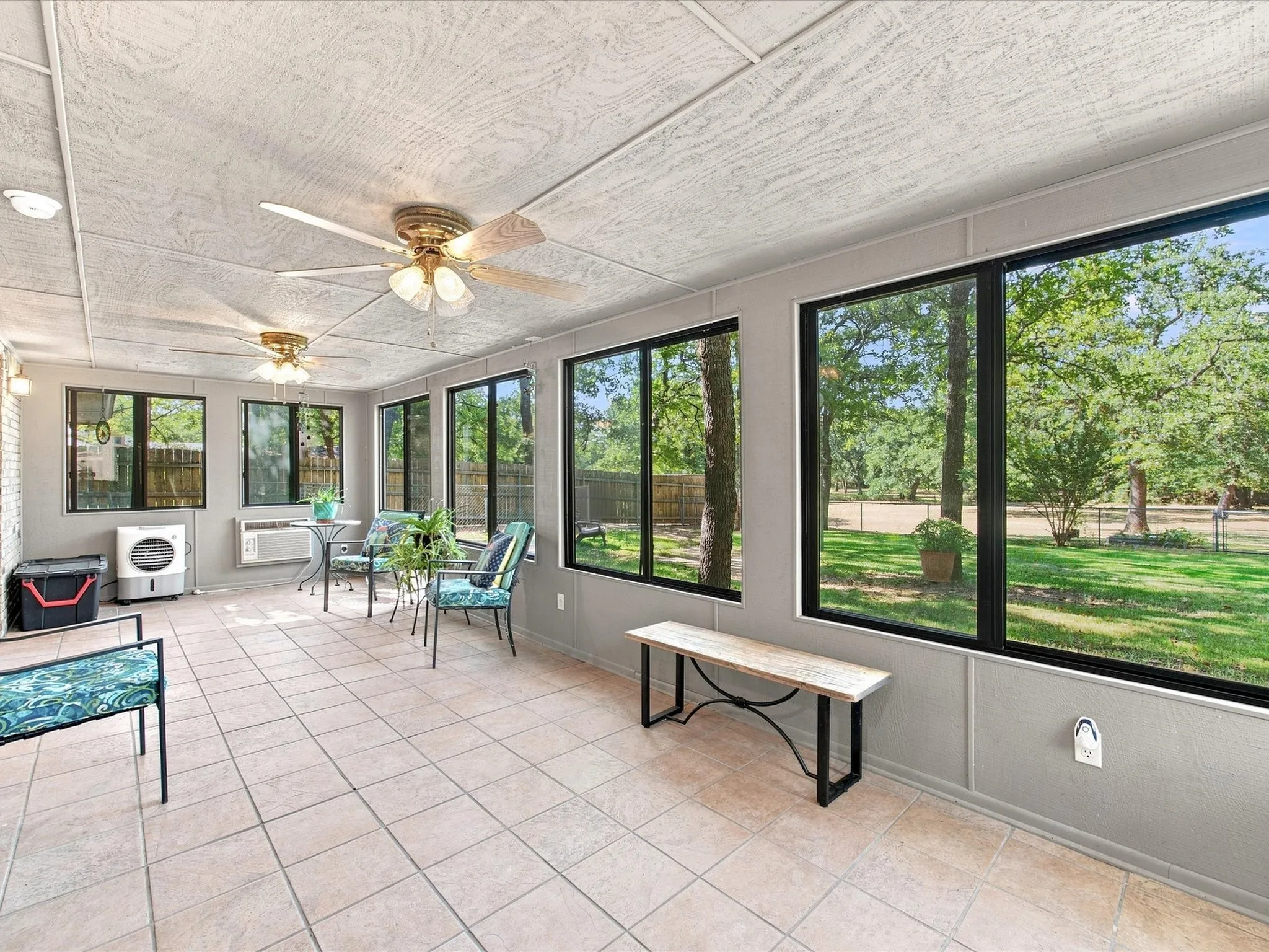 Single Family Residence For Sale in Montague County , 194 PR 203, Bowie, Texas 76230, 3 Bedroom, 2 Bathroom, Garage spaces, 1,986 Sqft, built in 1980, mls#21357443, Real Estate Agent in Bowie, Homes For Sale in Montague county, Homes For Sale in Bowie, Realtor in Bowie Texas, Real Estate Brokerage Independent Realty Texas, Luminita Cordes Realtor