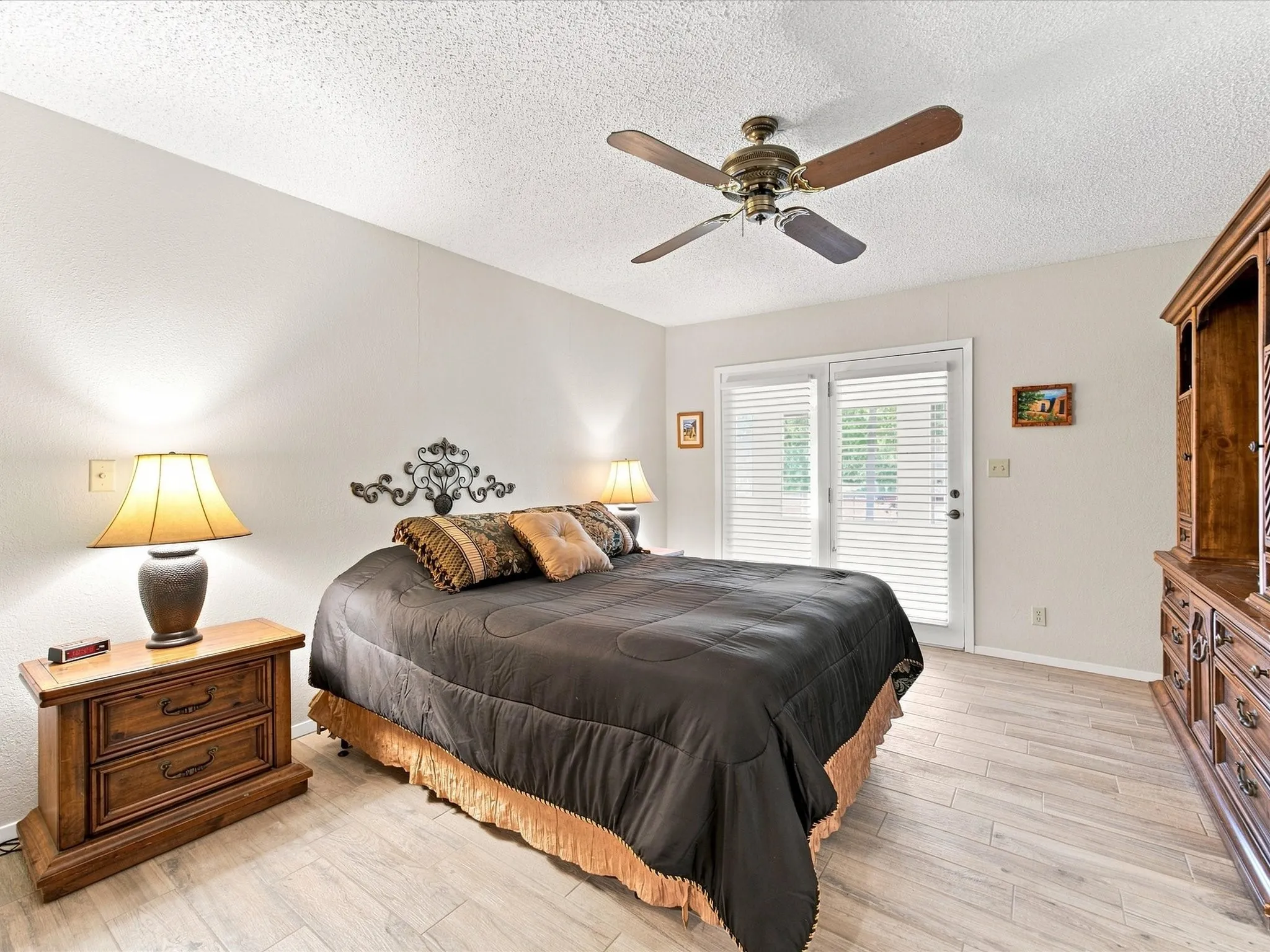 Single Family Residence For Sale in Montague County , 194 PR 203, Bowie, Texas 76230, 3 Bedroom, 2 Bathroom, Garage spaces, 1,986 Sqft, built in 1980, mls#21357443, Real Estate Agent in Bowie, Homes For Sale in Montague county, Homes For Sale in Bowie, Realtor in Bowie Texas, Real Estate Brokerage Independent Realty Texas, Luminita Cordes Realtor