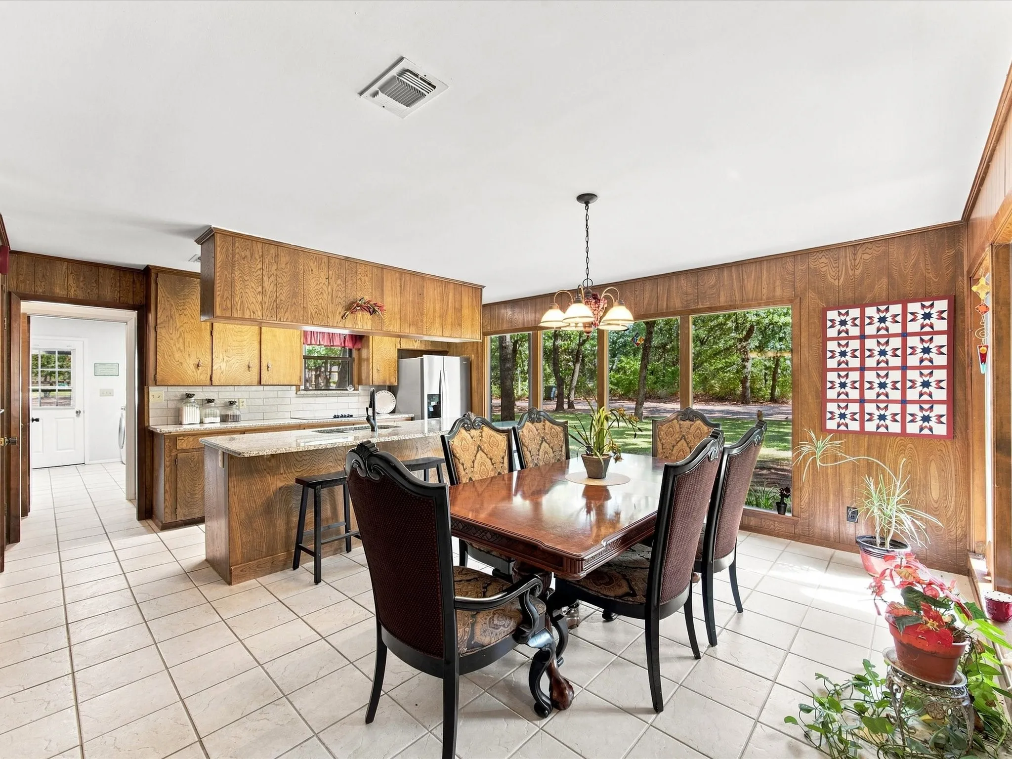 Single Family Residence For Sale in Montague County , 194 PR 203, Bowie, Texas 76230, 3 Bedroom, 2 Bathroom, Garage spaces, 1,986 Sqft, built in 1980, mls#21357443, Real Estate Agent in Bowie, Homes For Sale in Montague county, Homes For Sale in Bowie, Realtor in Bowie Texas, Real Estate Brokerage Independent Realty Texas, Luminita Cordes Realtor