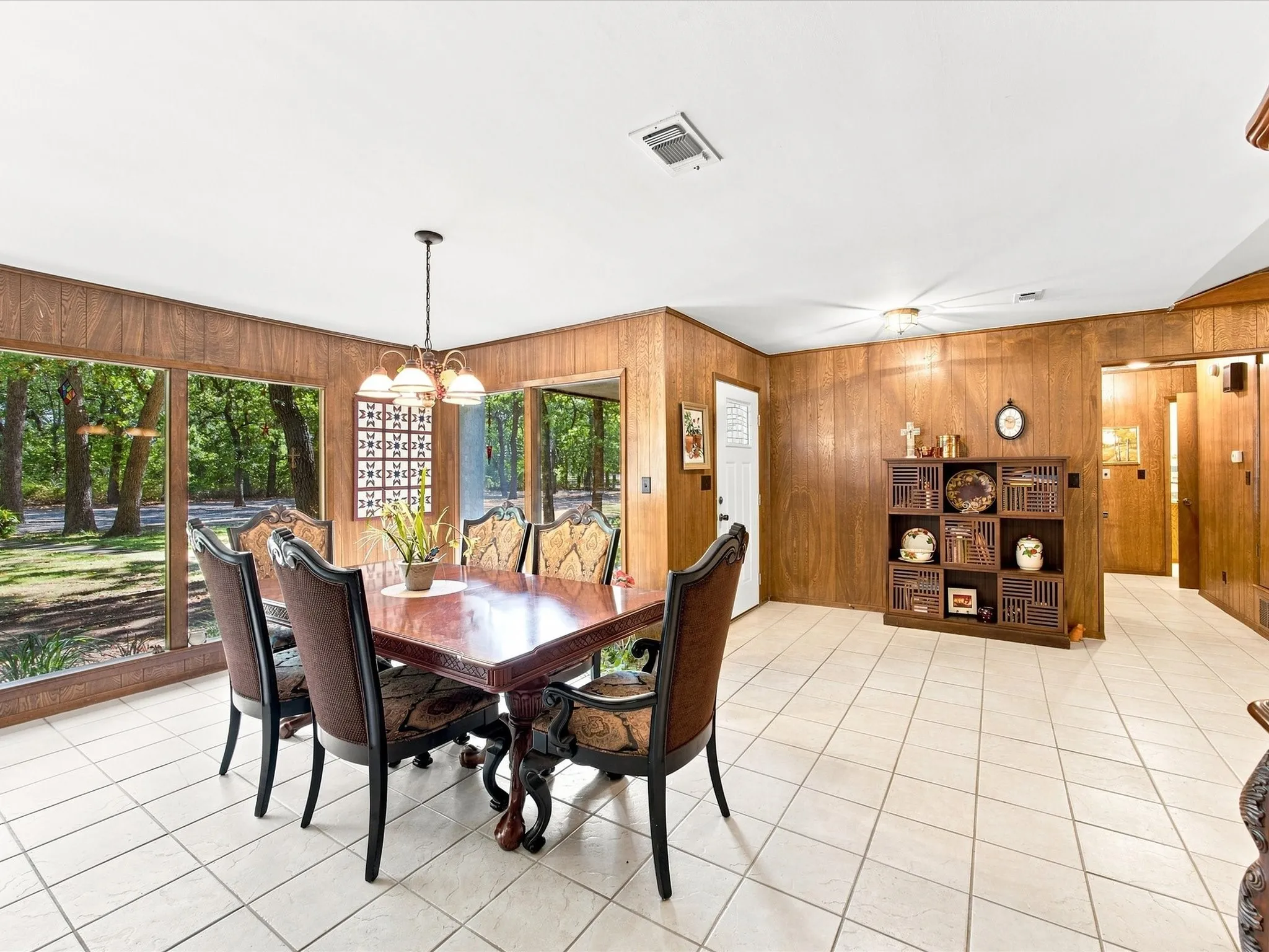 Single Family Residence For Sale in Montague County , 194 PR 203, Bowie, Texas 76230, 3 Bedroom, 2 Bathroom, Garage spaces, 1,986 Sqft, built in 1980, mls#21357443, Real Estate Agent in Bowie, Homes For Sale in Montague county, Homes For Sale in Bowie, Realtor in Bowie Texas, Real Estate Brokerage Independent Realty Texas, Luminita Cordes Realtor