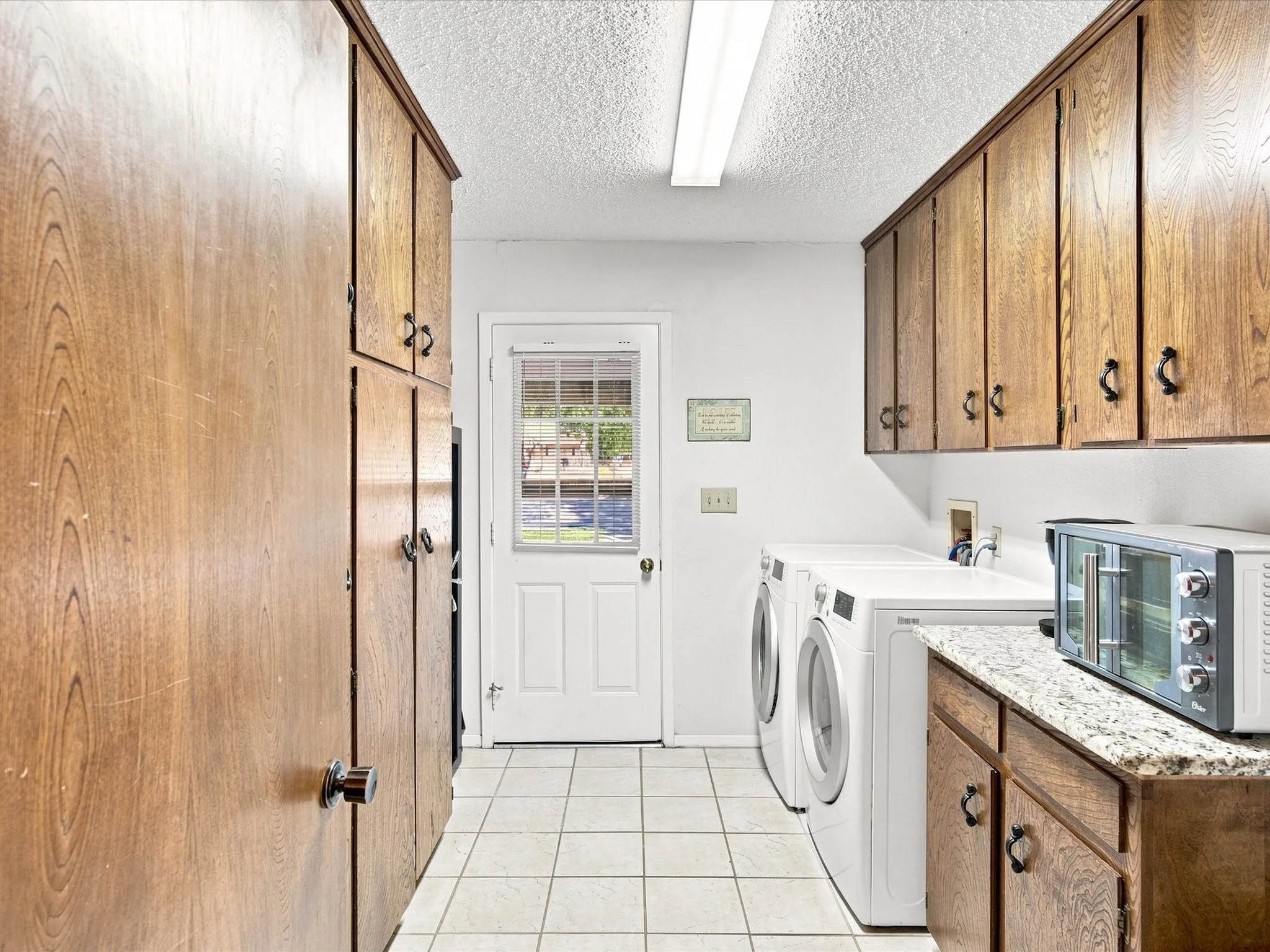 Single Family Residence For Sale in Montague County , 194 PR 203, Bowie, Texas 76230, 3 Bedroom, 2 Bathroom, Garage spaces, 1,986 Sqft, built in 1980, mls#21357443, Real Estate Agent in Bowie, Homes For Sale in Montague county, Homes For Sale in Bowie, Realtor in Bowie Texas, Real Estate Brokerage Independent Realty Texas, Luminita Cordes Realtor